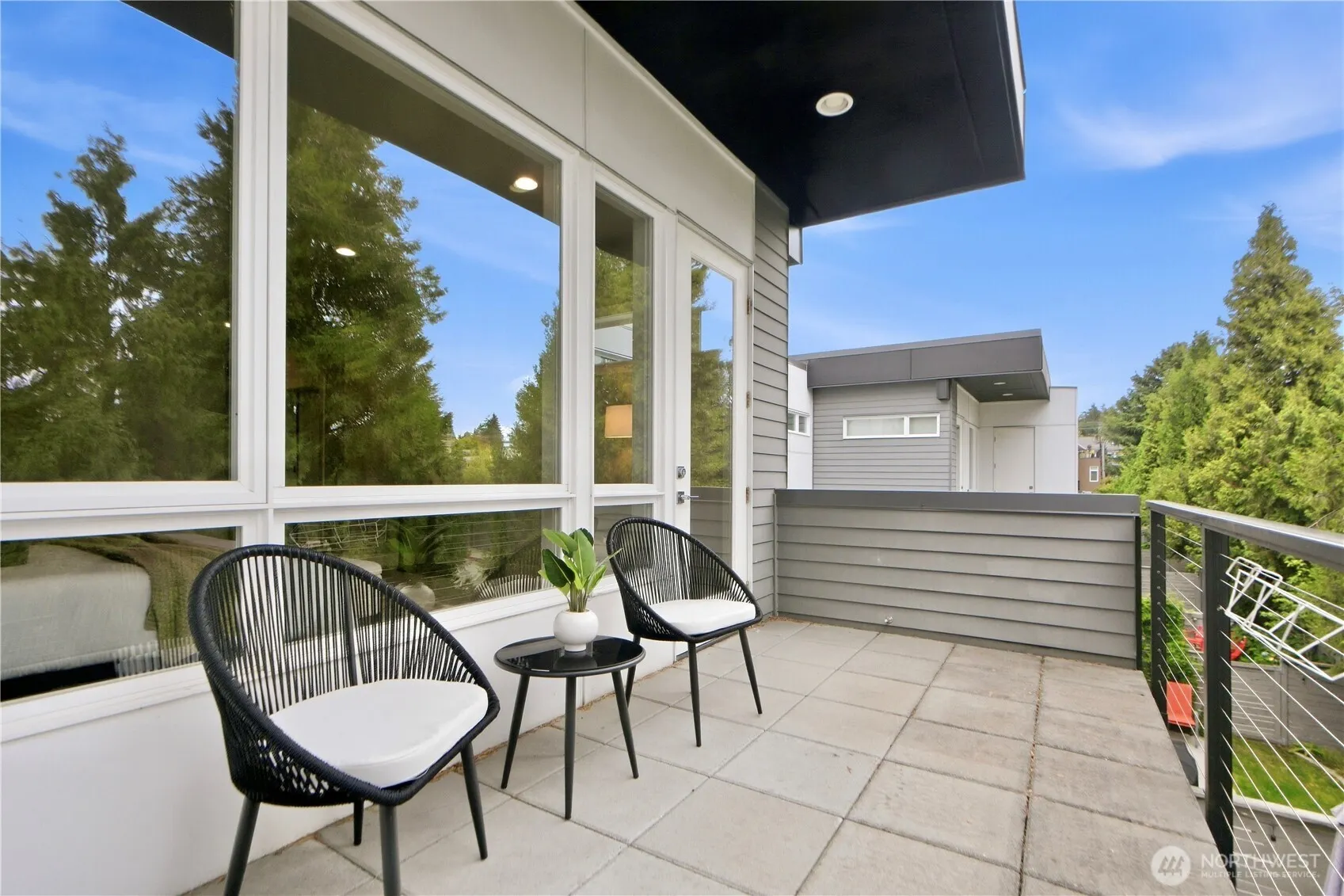 201 4th Court S #15, Kirkland, WA 98033