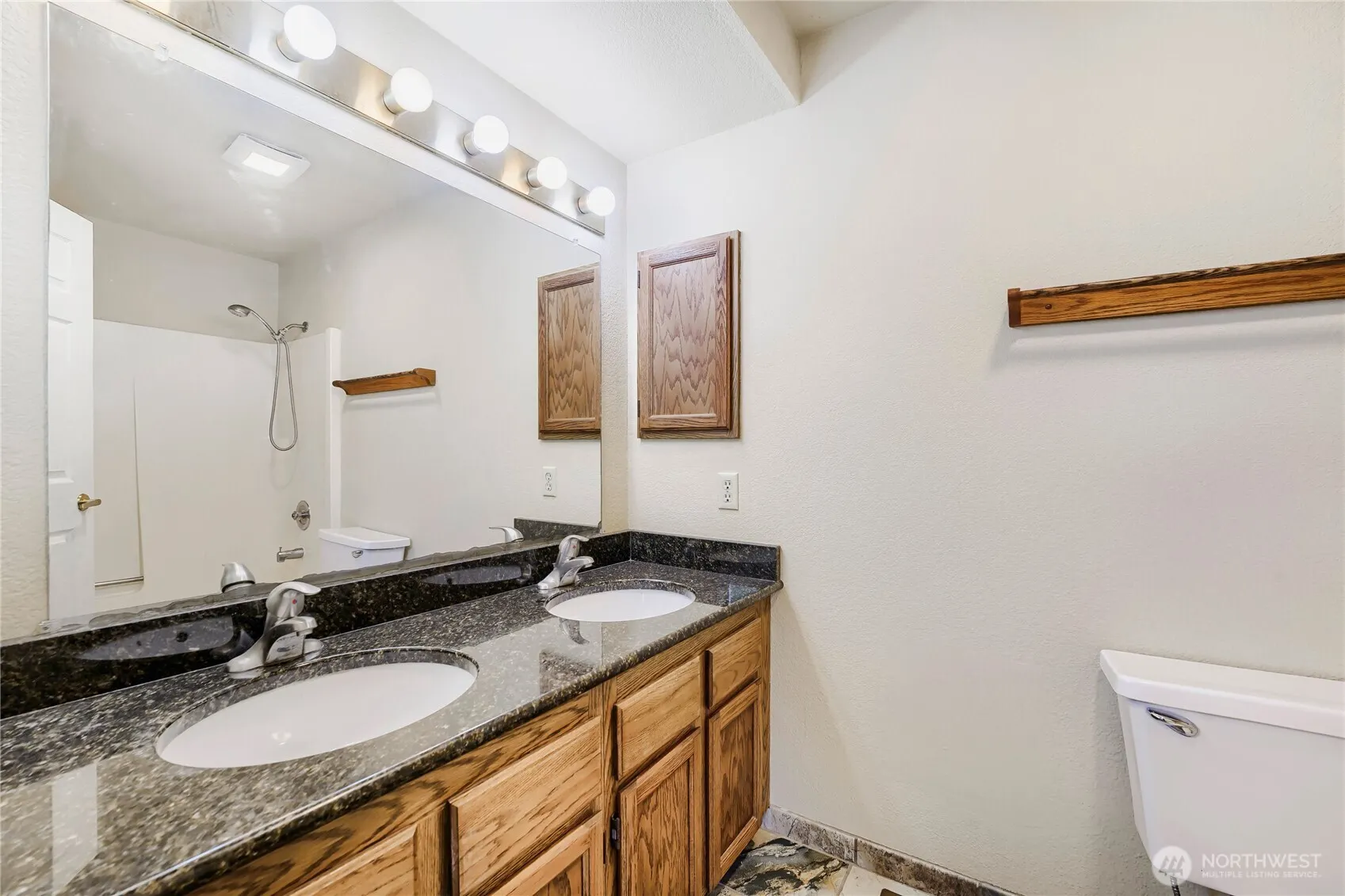 11912 SE 211th Place , Kent, WA 98031