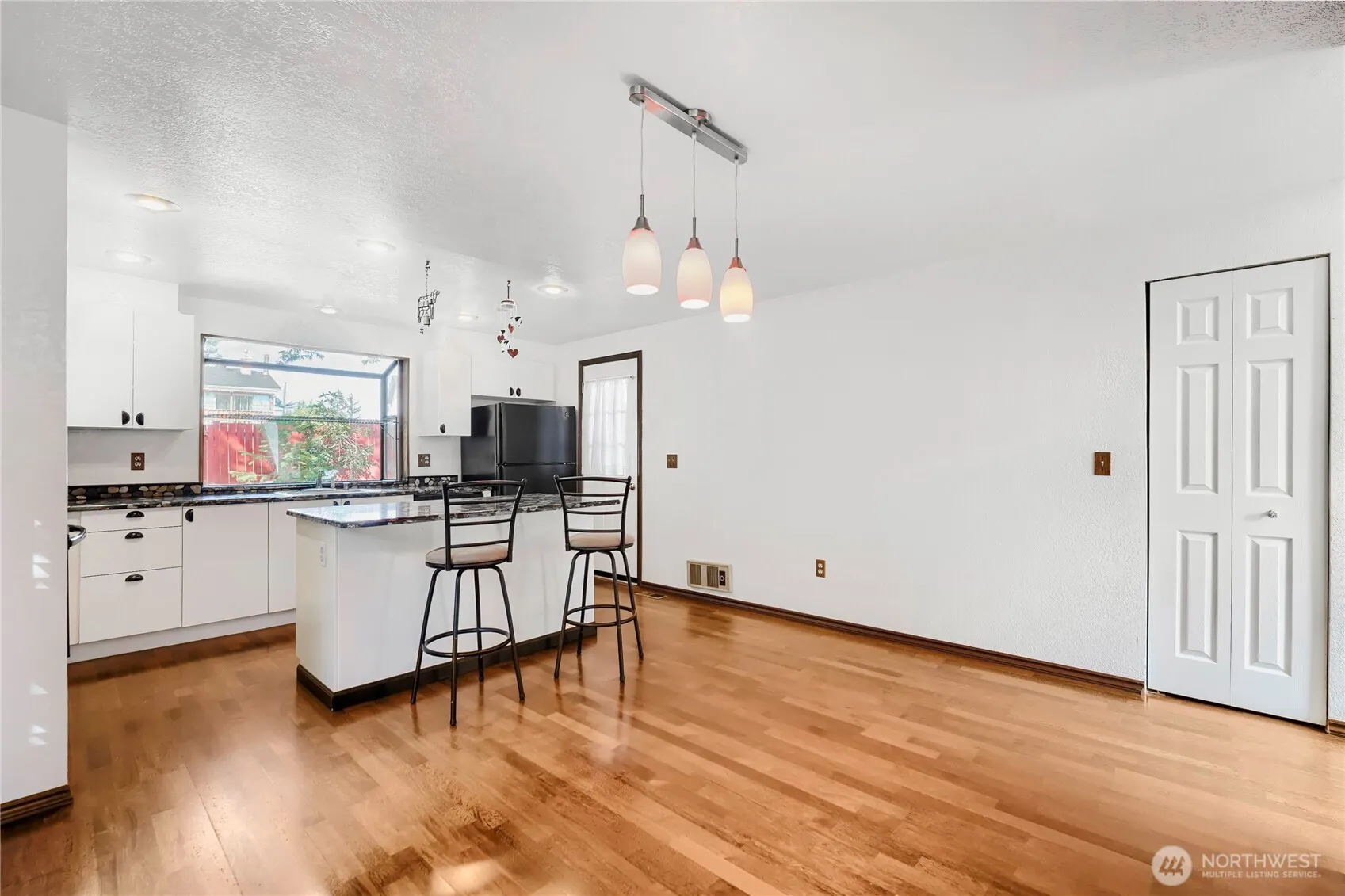11912 SE 211th Place , Kent, WA 98031