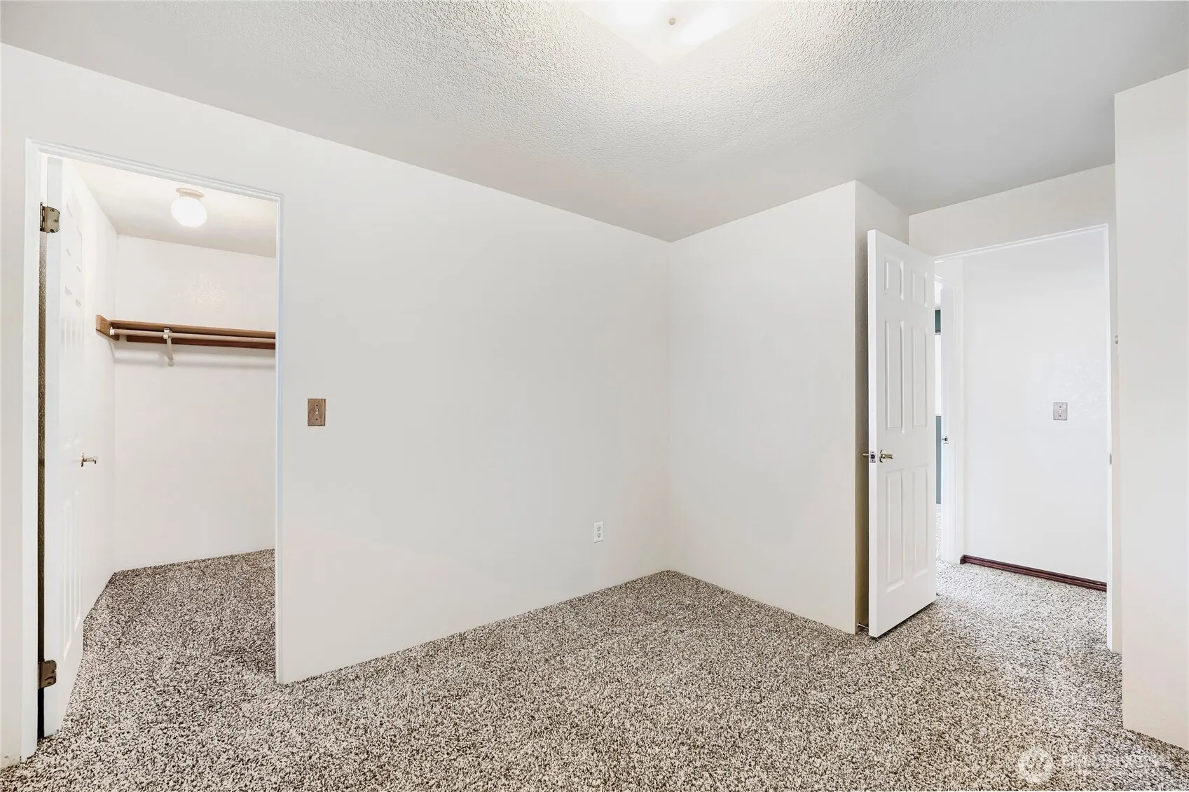 11912 SE 211th Place , Kent, WA 98031
