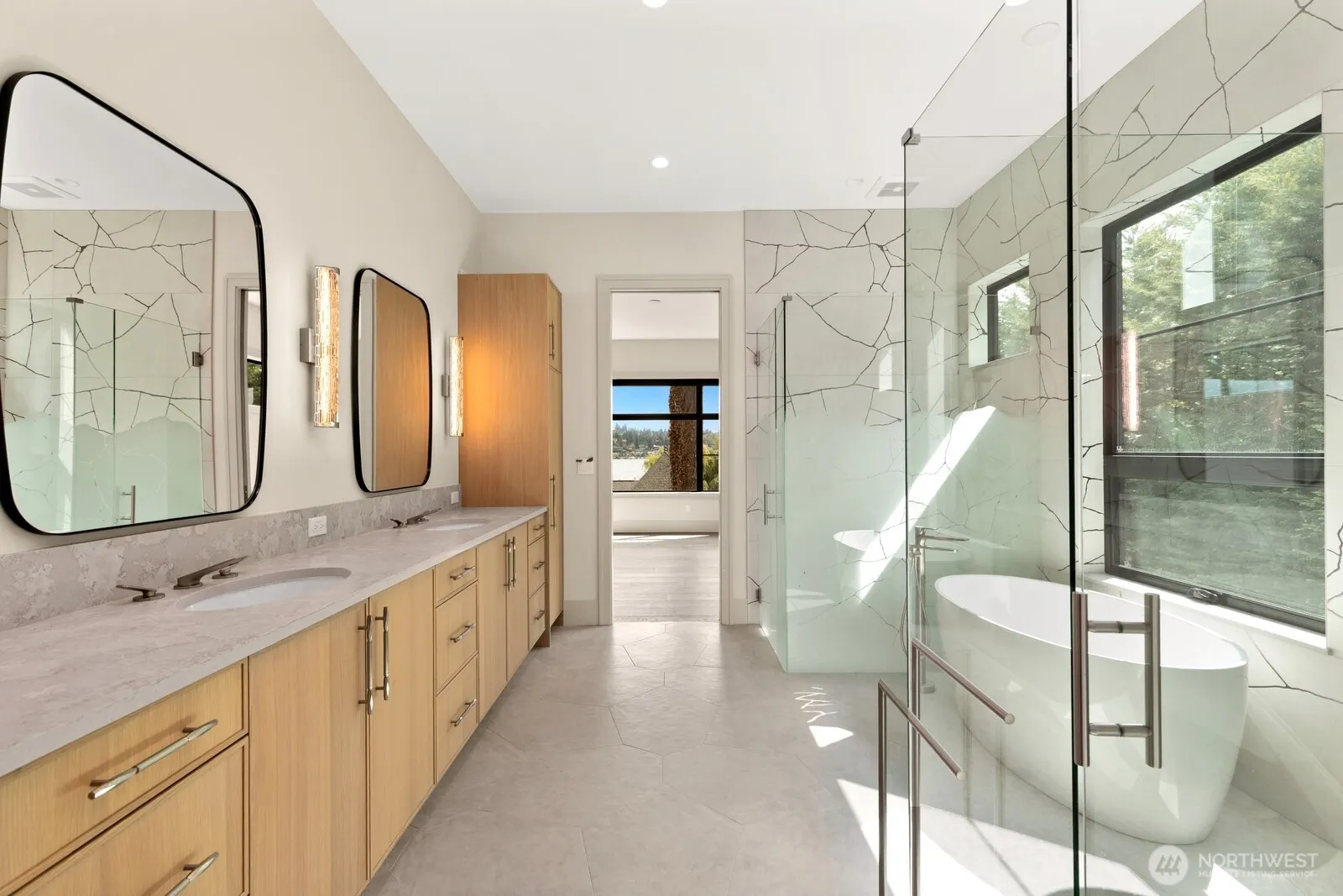 8333 NE Juanita Drive , Kirkland, WA 98034