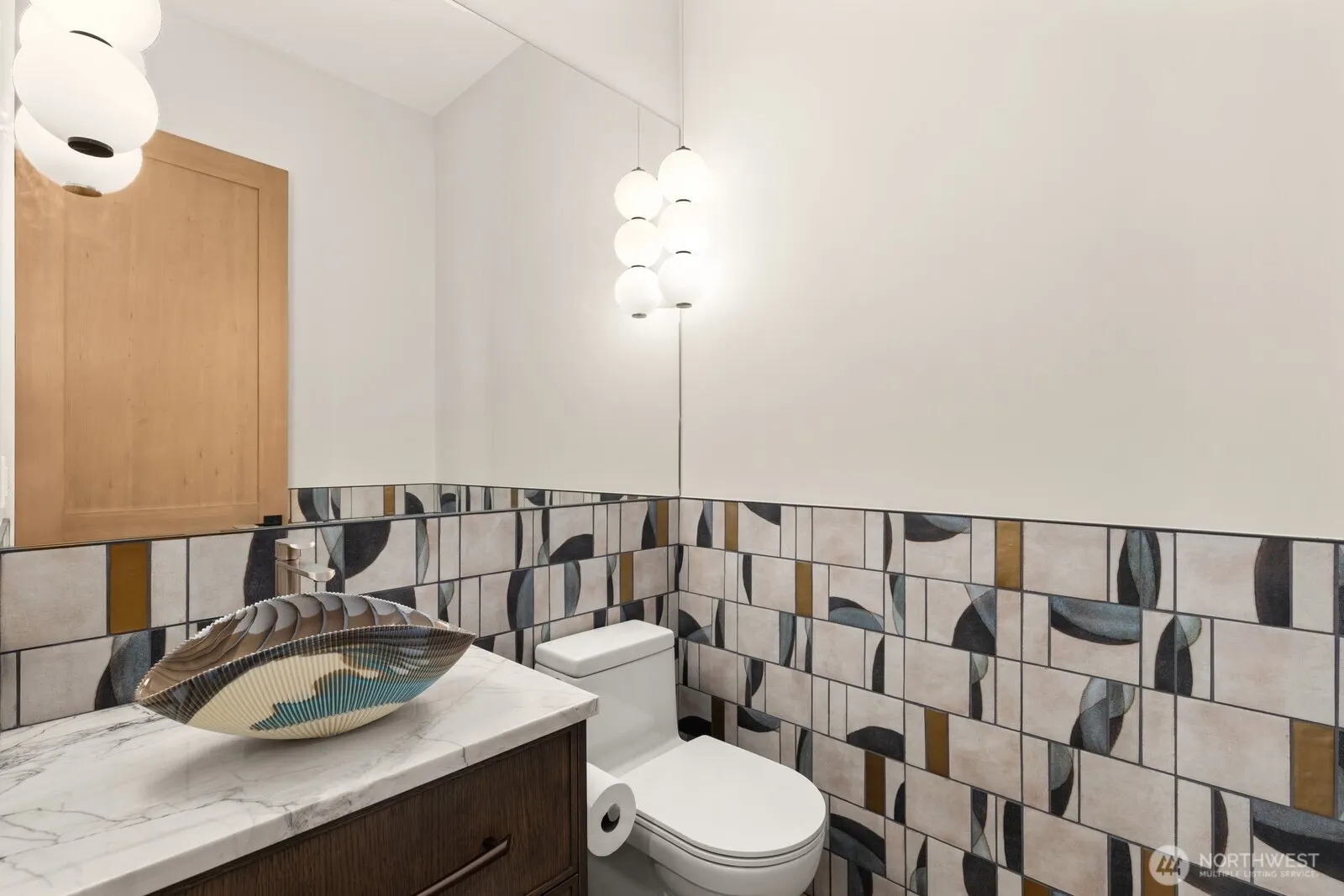 8333 NE Juanita Drive , Kirkland, WA 98034