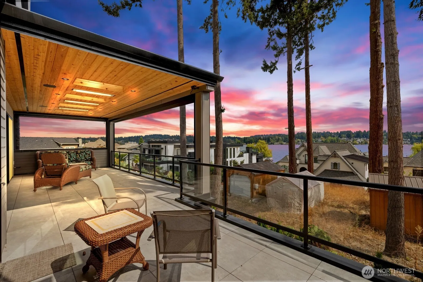 8333 NE Juanita Drive , Kirkland, WA 98034