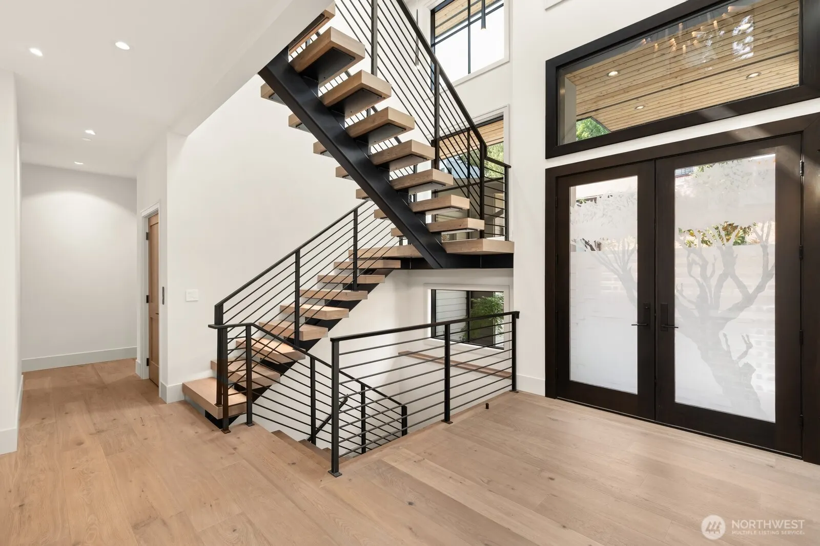 8333 NE Juanita Drive , Kirkland, WA 98034