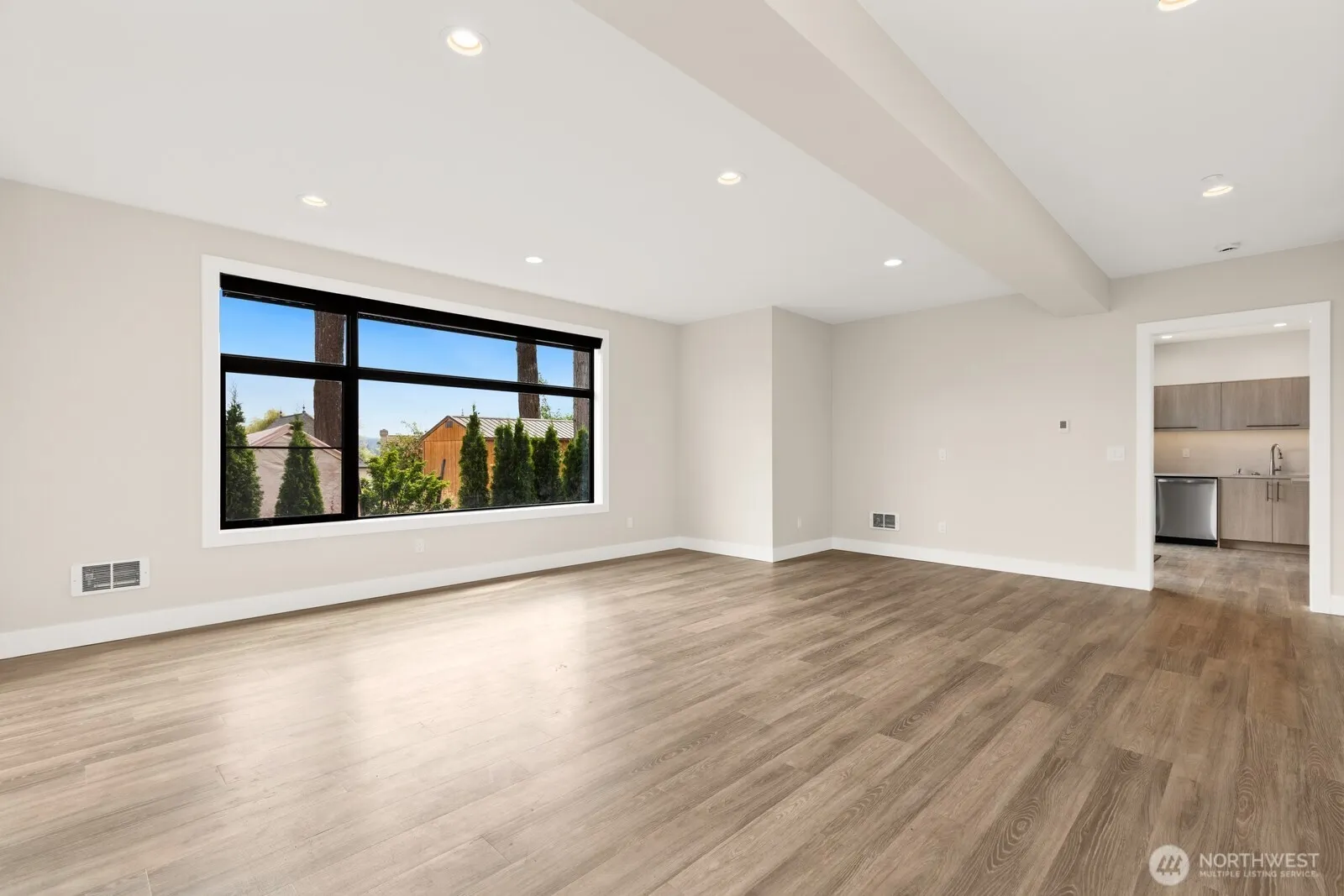 8333 NE Juanita Drive , Kirkland, WA 98034