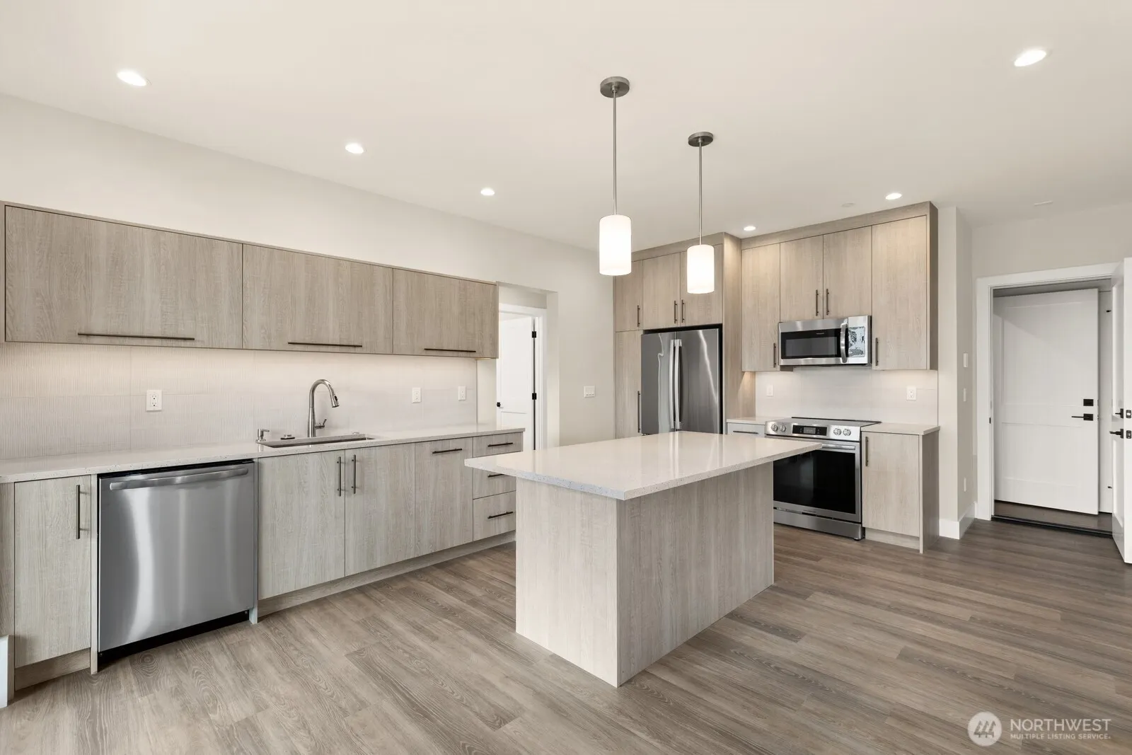 8333 NE Juanita Drive , Kirkland, WA 98034