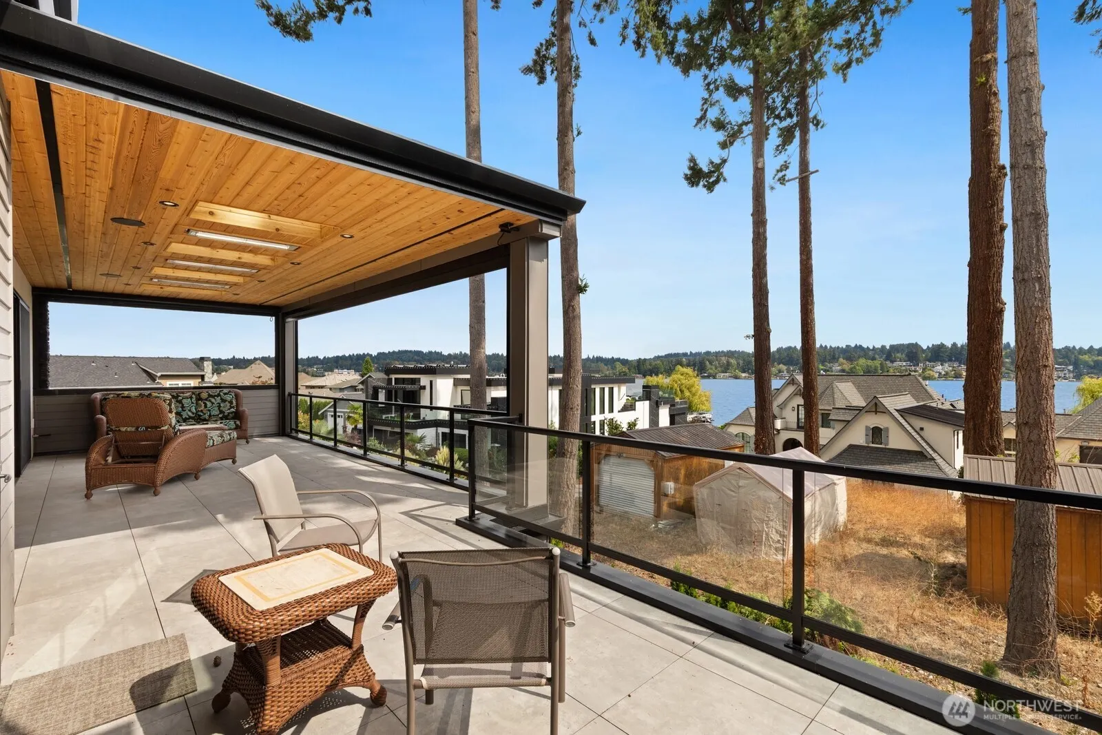 8333 NE Juanita Drive , Kirkland, WA 98034