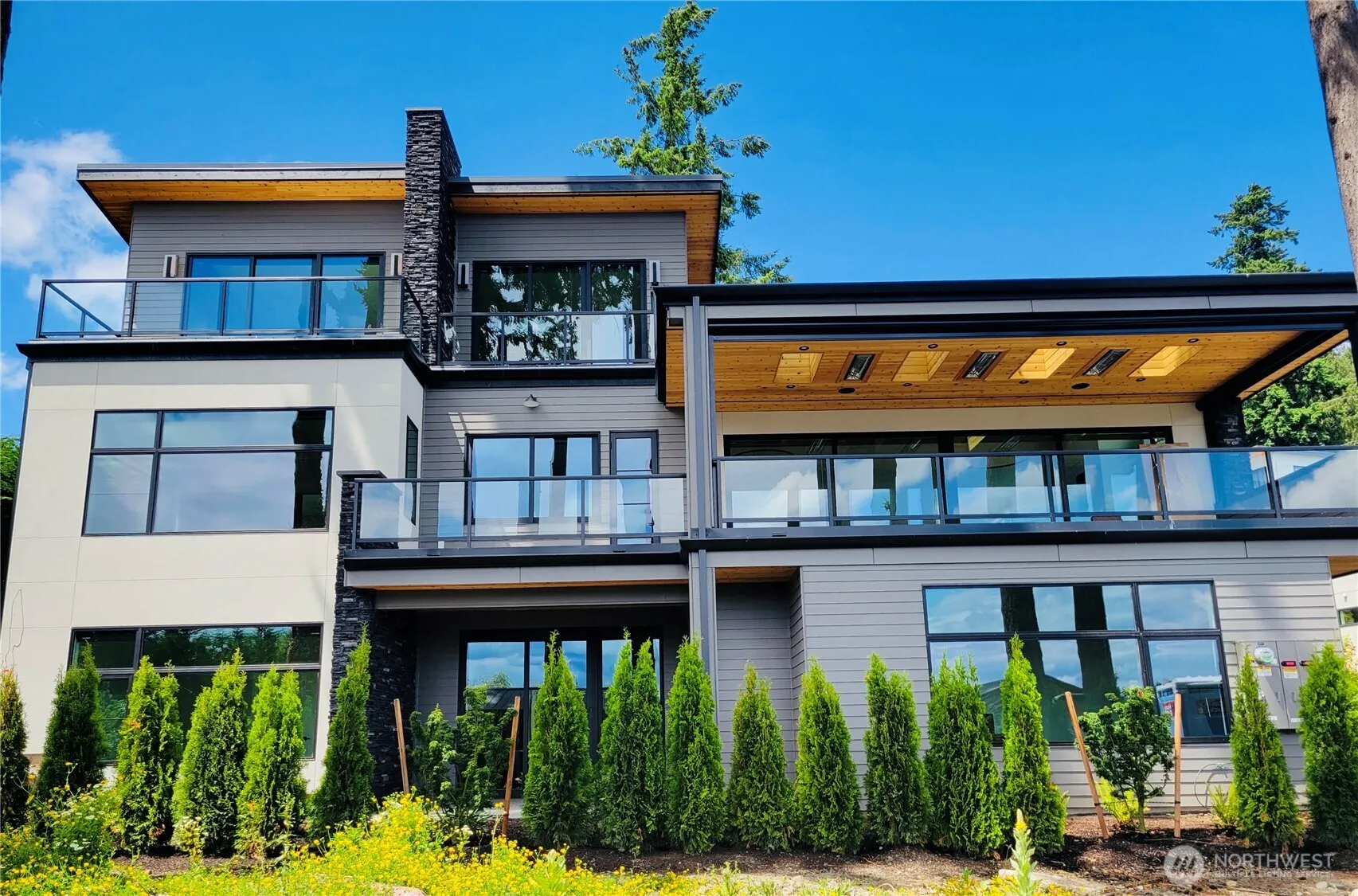 8333 NE Juanita Drive , Kirkland, WA 98034