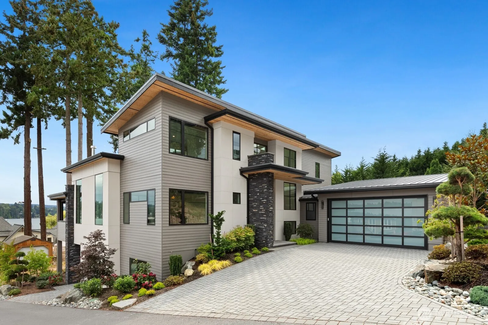 8333 NE Juanita Drive , Kirkland, WA 98034