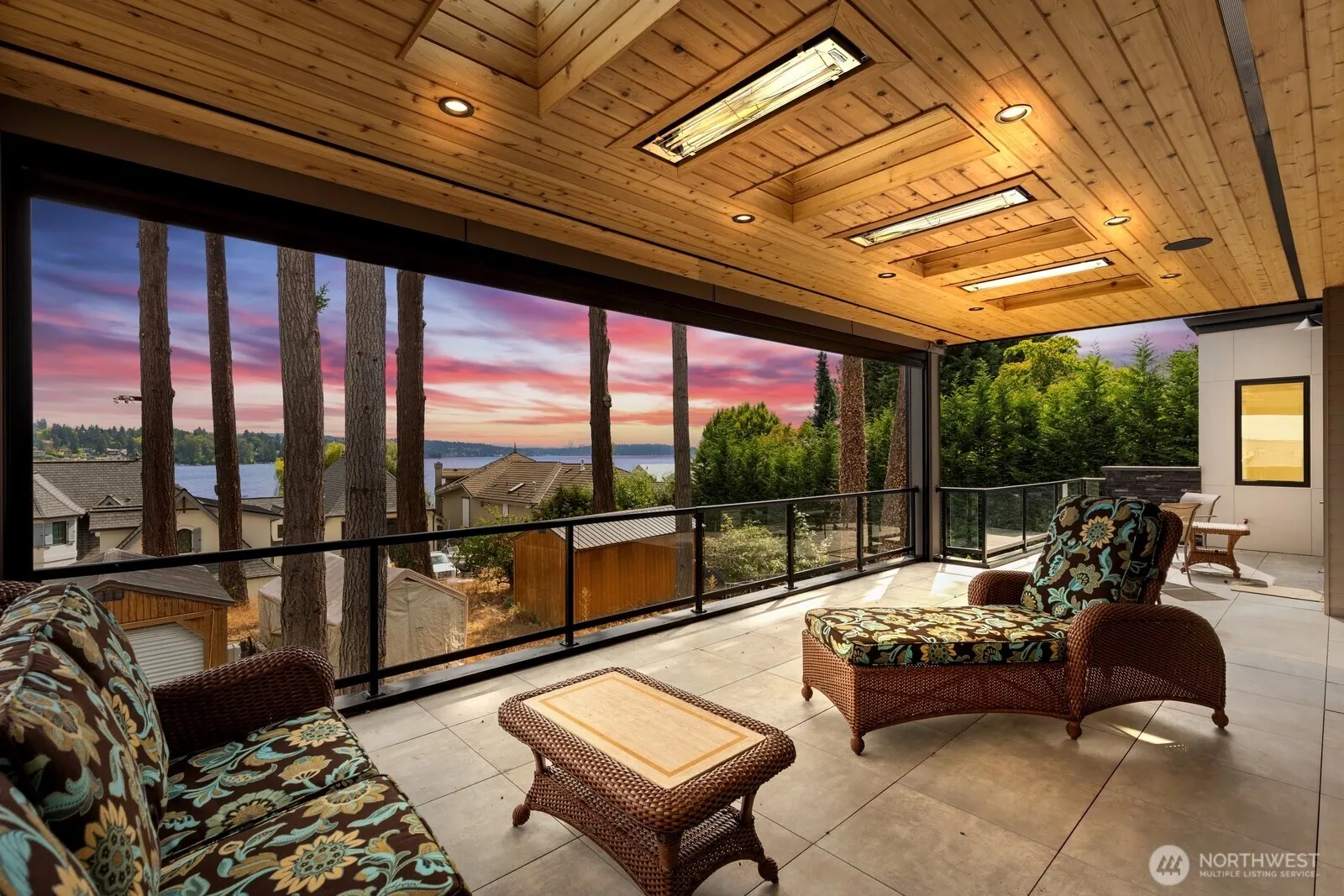 8333 NE Juanita Drive , Kirkland, WA 98034