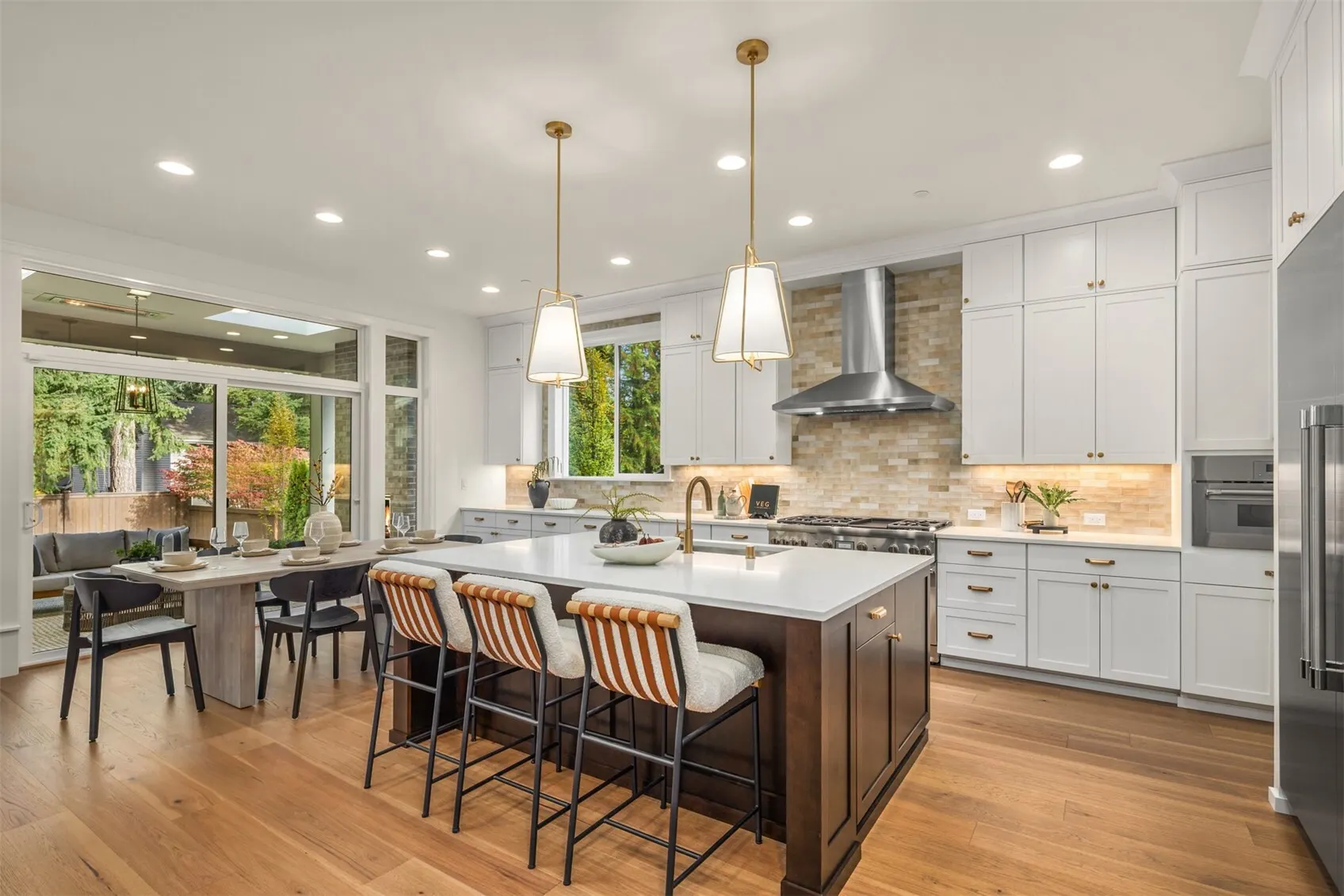 16422 NE 29th Street , Bellevue, WA 98008