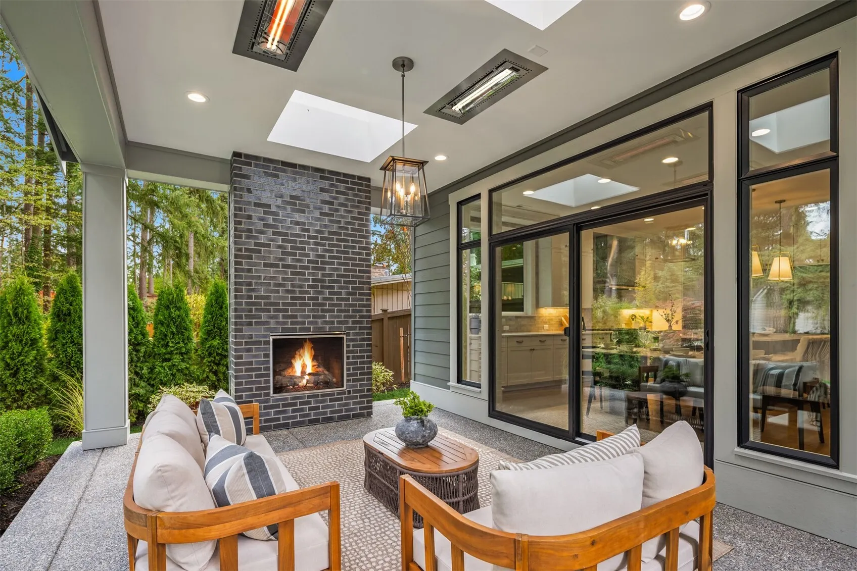 16422 NE 29th Street , Bellevue, WA 98008