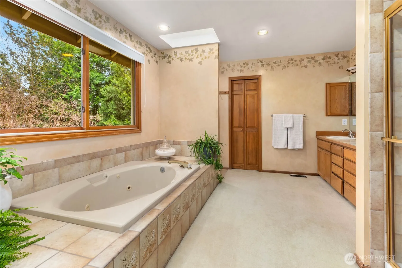17248 NE 125th Street , Redmond, WA 98052
