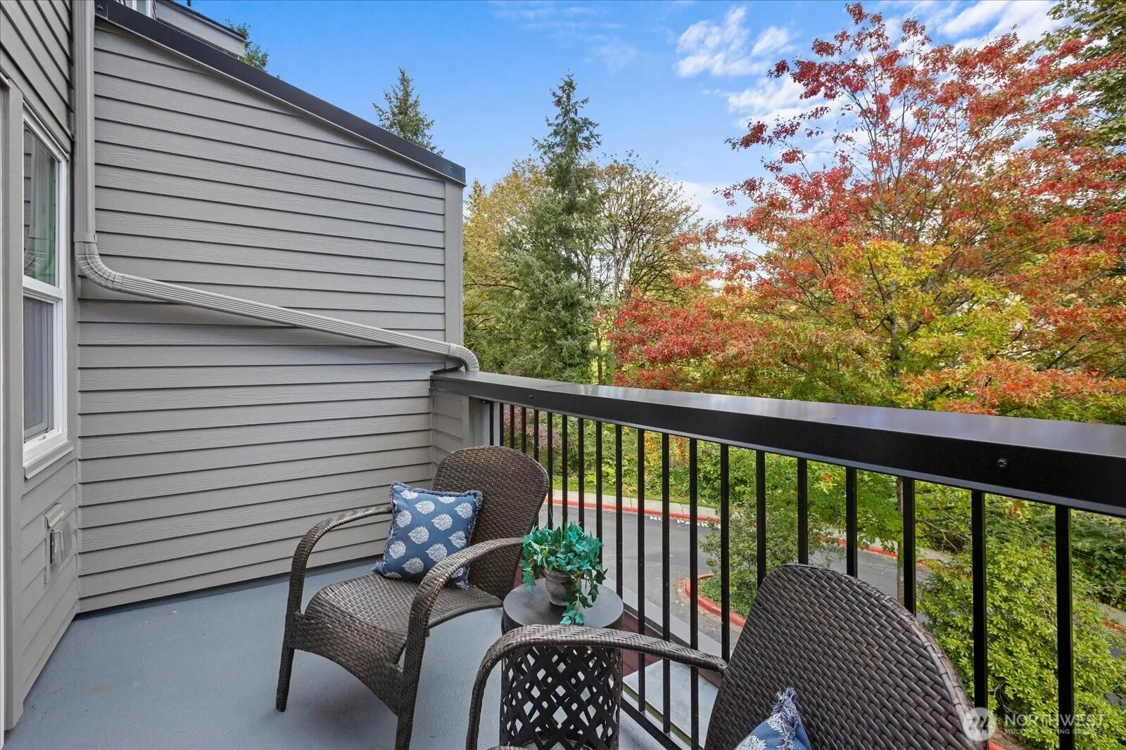 15917 Waynita Way NE #E202, Bothell, WA 98011-7440