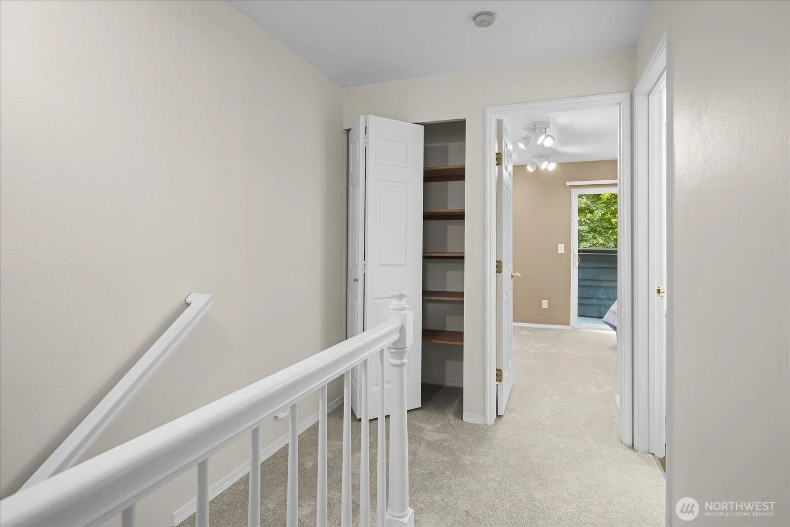 15917 Waynita Way NE #E202, Bothell, WA 98011-7440