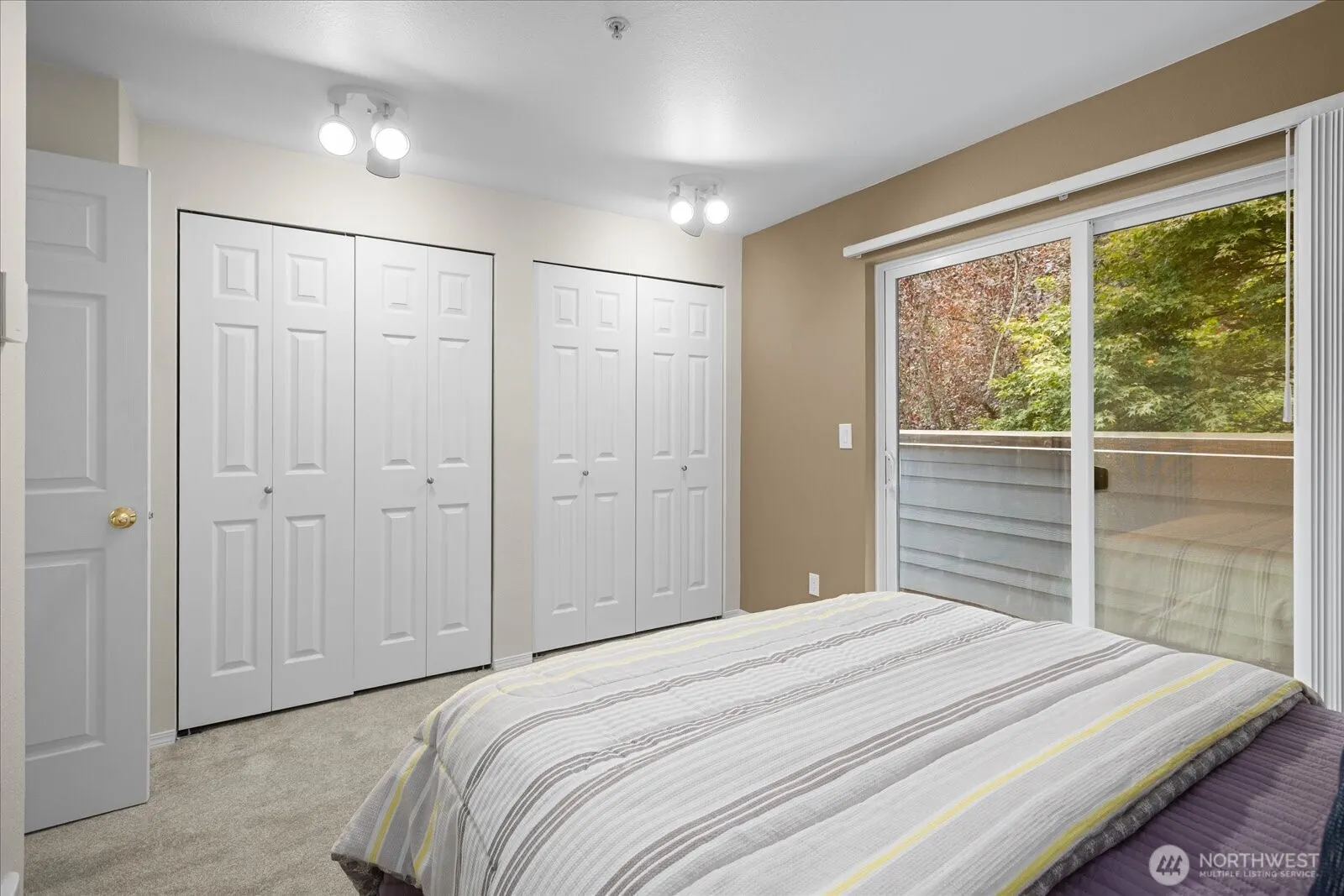 15917 Waynita Way NE #E202, Bothell, WA 98011-7440