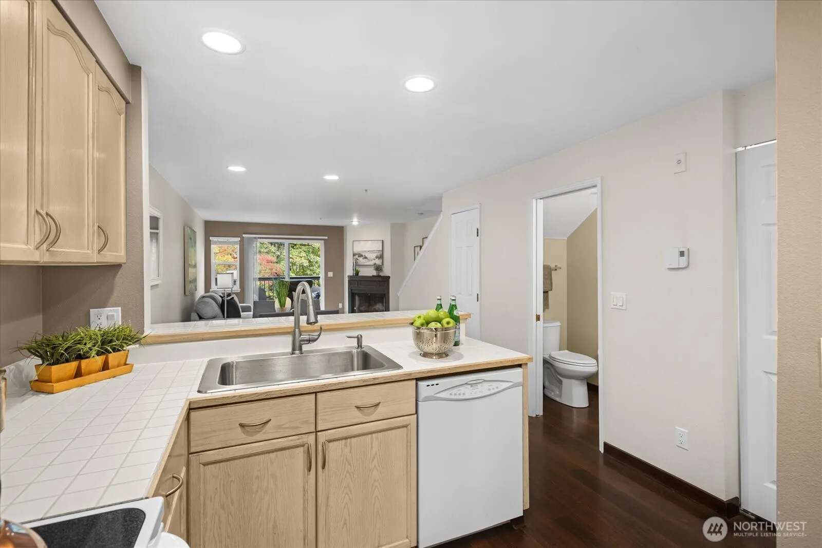 15917 Waynita Way NE #E202, Bothell, WA 98011-7440