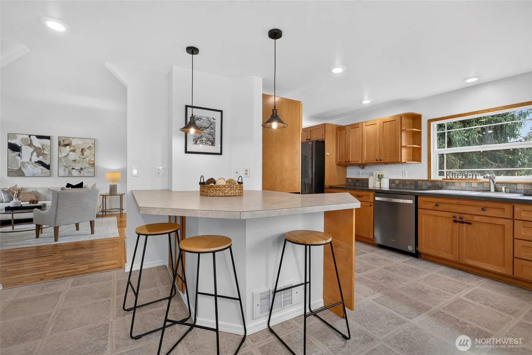 2516 202nd Place SW, Lynnwood, WA 98036-9803