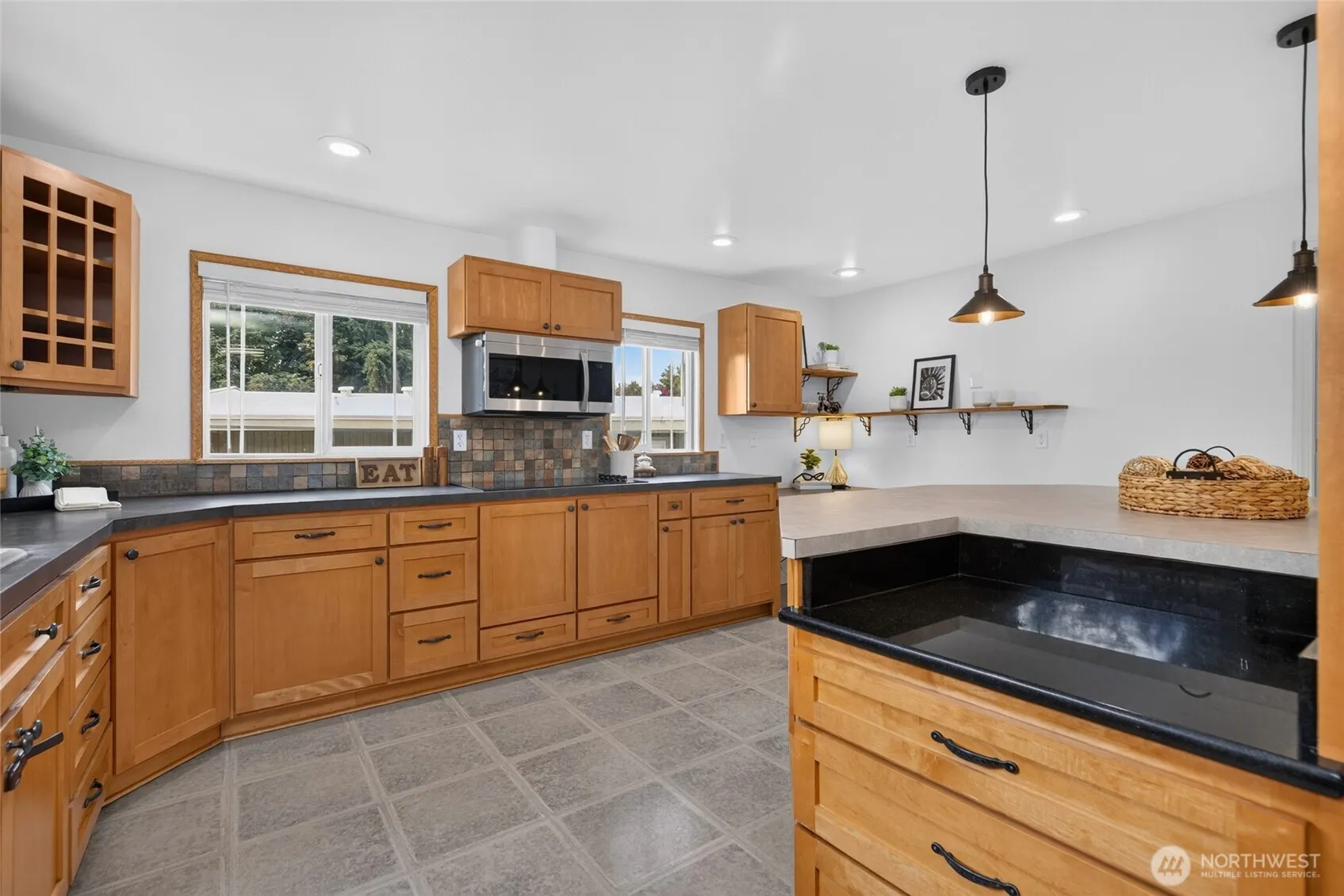 2516 202nd Place SW, Lynnwood, WA 98036-9803