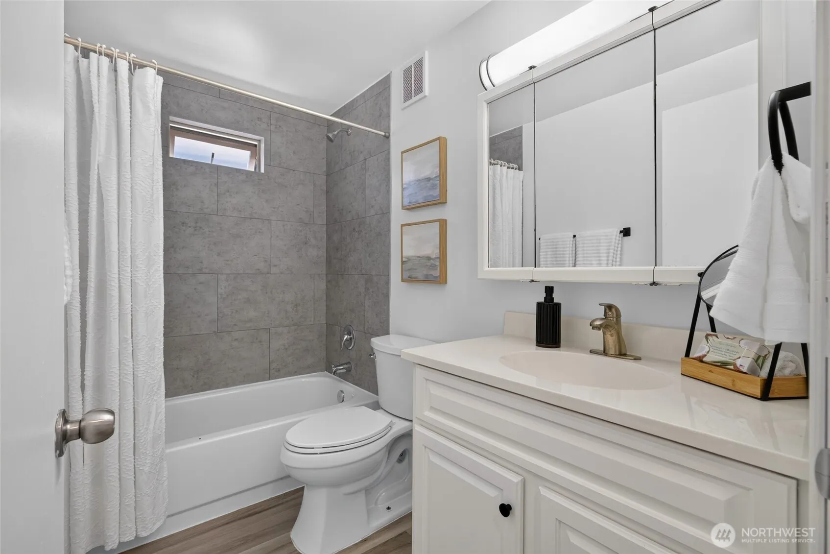 2516 202nd Place SW, Lynnwood, WA 98036-9803