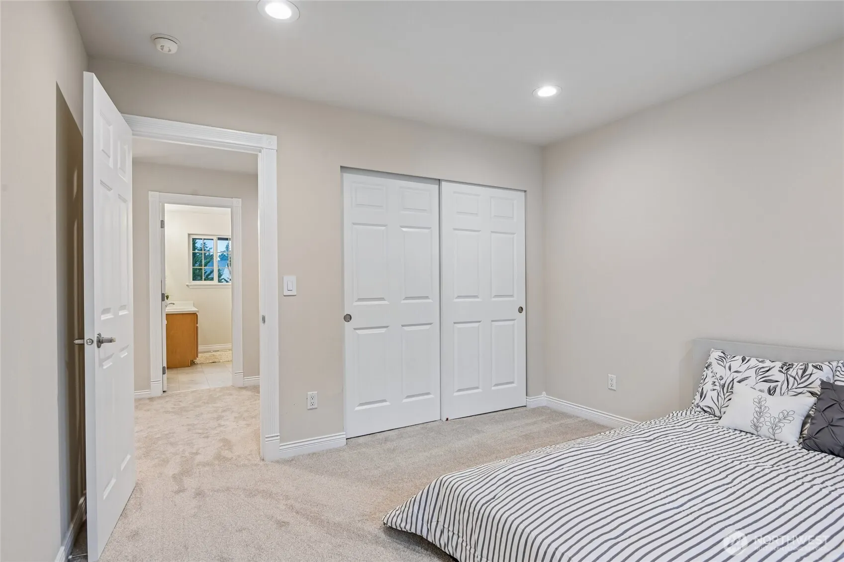 22024 102nd Place SE, Kent, WA 98031