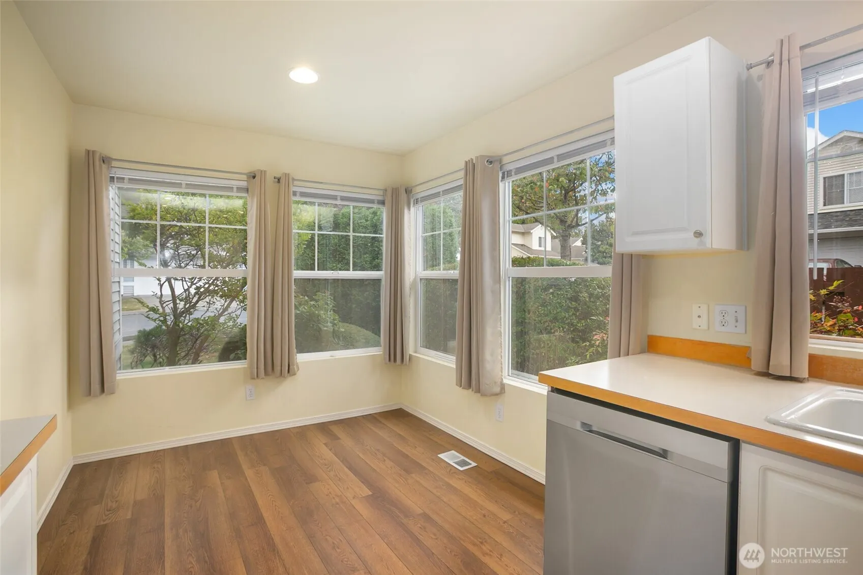 22109 43rd Avenue S, Kent, WA 98032