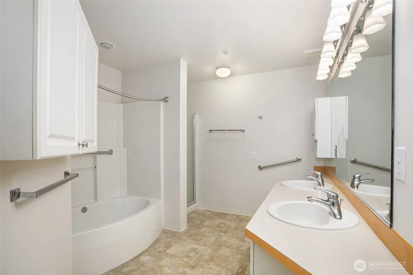 22109 43rd Avenue S, Kent, WA 98032