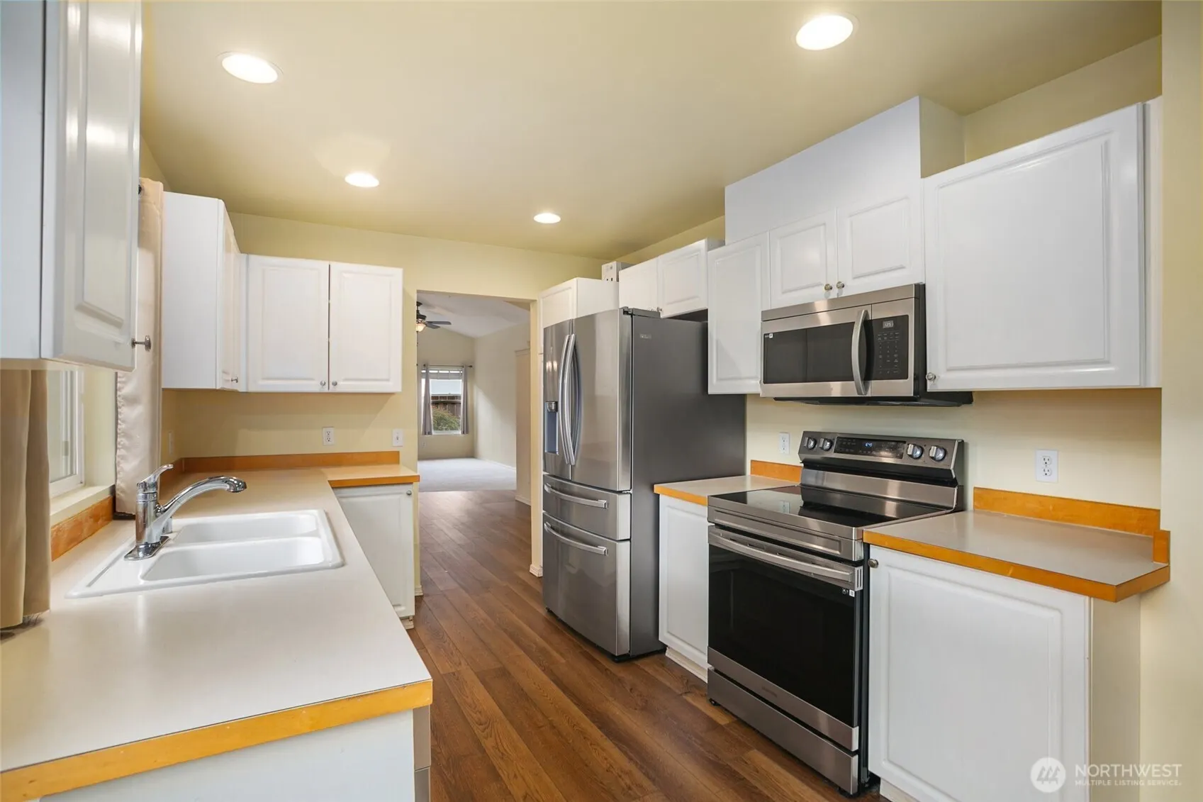 22109 43rd Avenue S, Kent, WA 98032