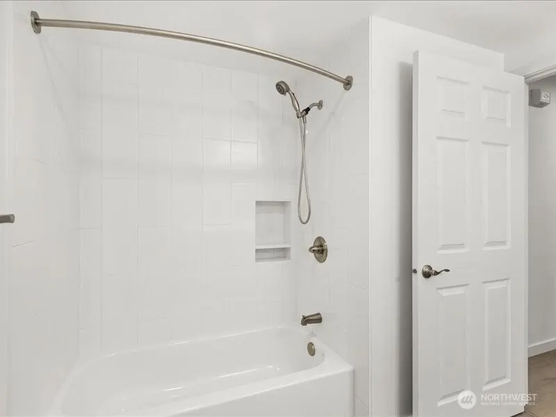 4133 224th Lane SE #112, Issaquah, WA 98029