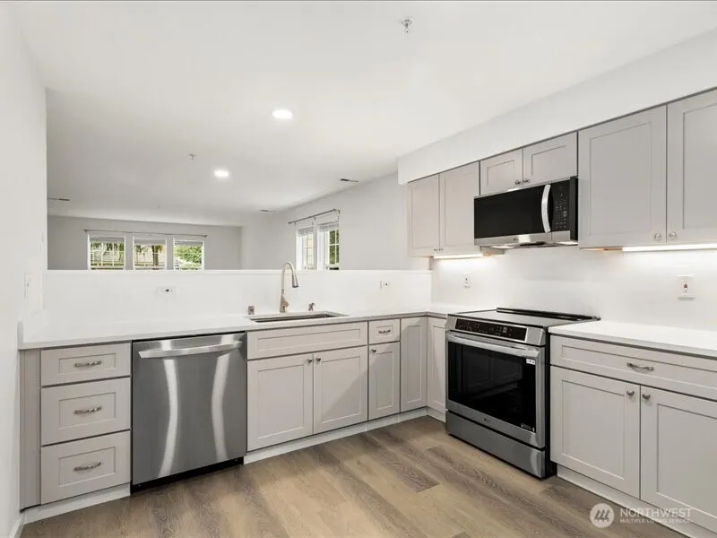 4133 224th Lane SE #112, Issaquah, WA 98029