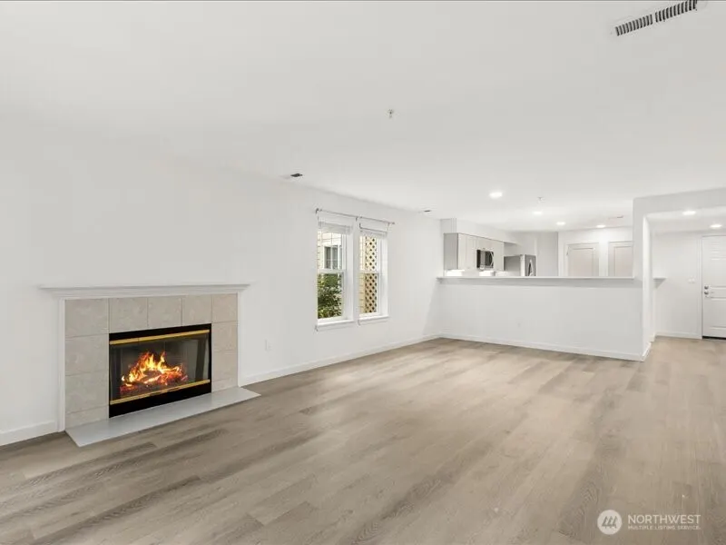 4133 224th Lane SE #112, Issaquah, WA 98029