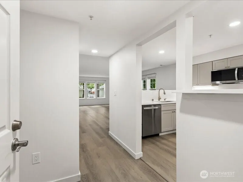 4133 224th Lane SE #112, Issaquah, WA 98029