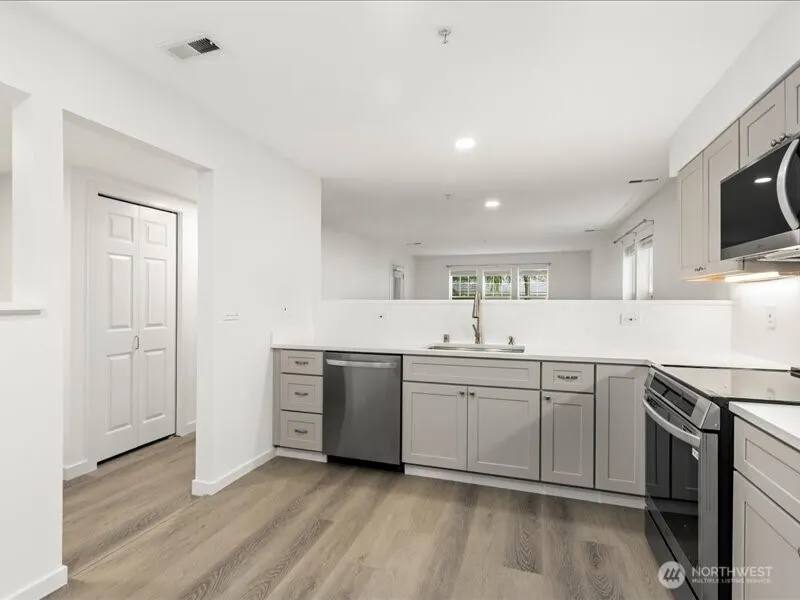 4133 224th Lane SE #112, Issaquah, WA 98029