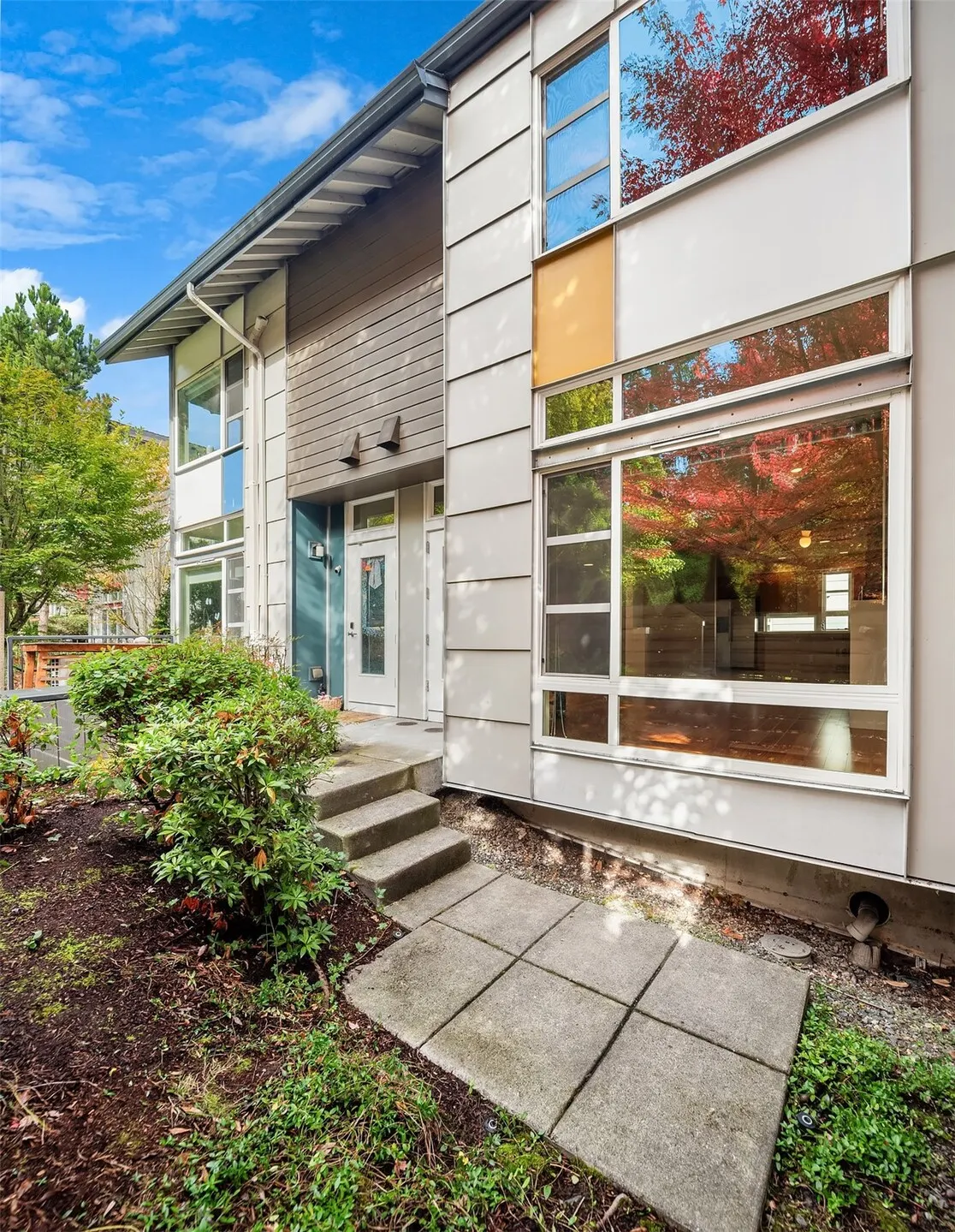 15219 NE 81st Way #106, Redmond, WA 98052