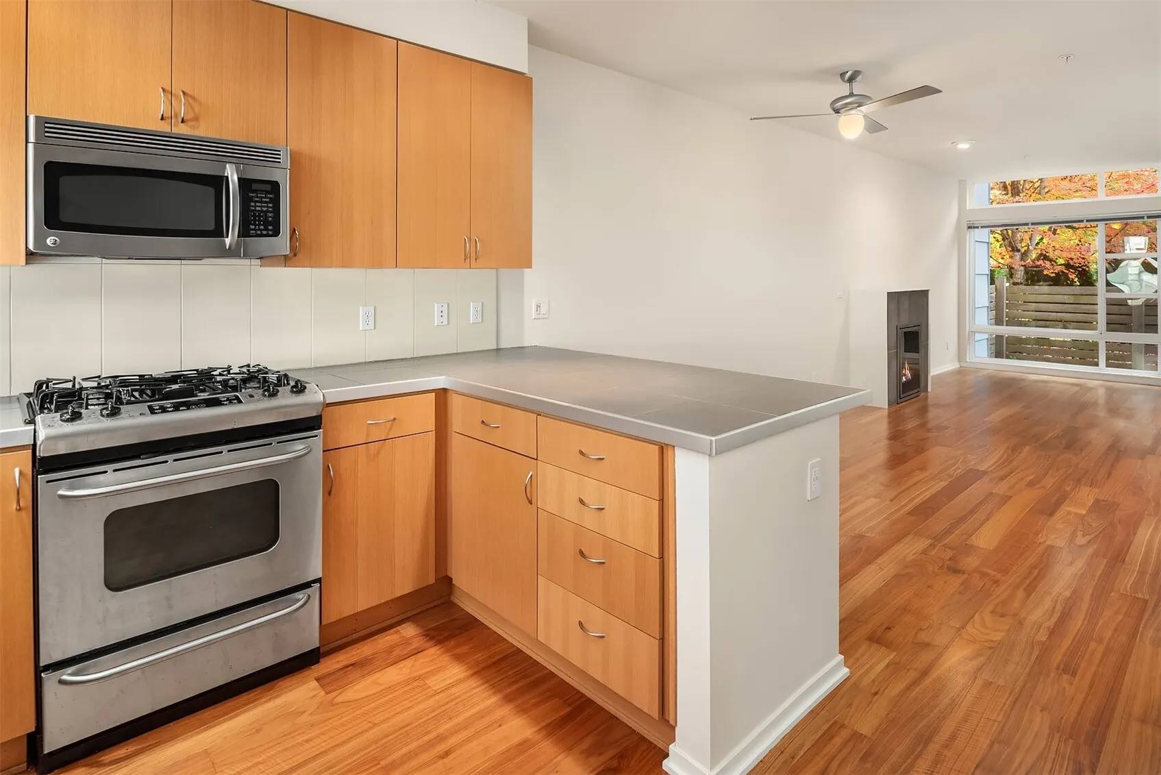 15219 NE 81st Way #106, Redmond, WA 98052