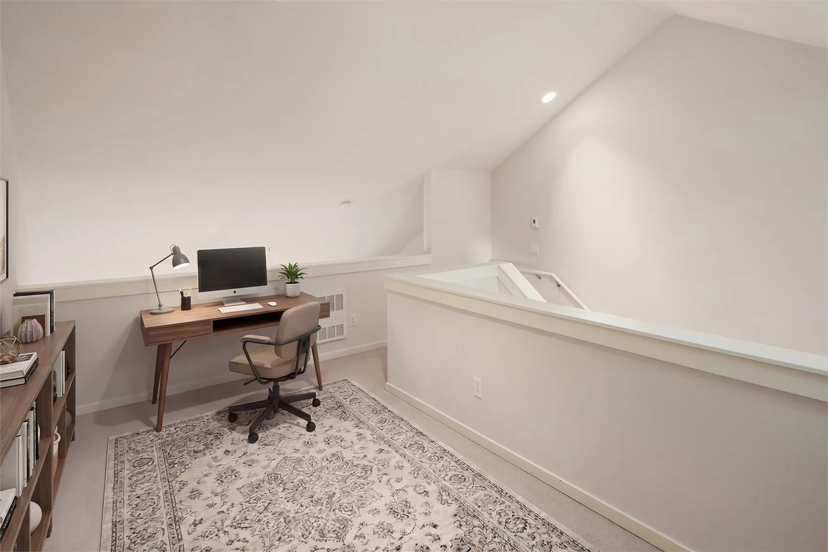 15219 NE 81st Way #106, Redmond, WA 98052