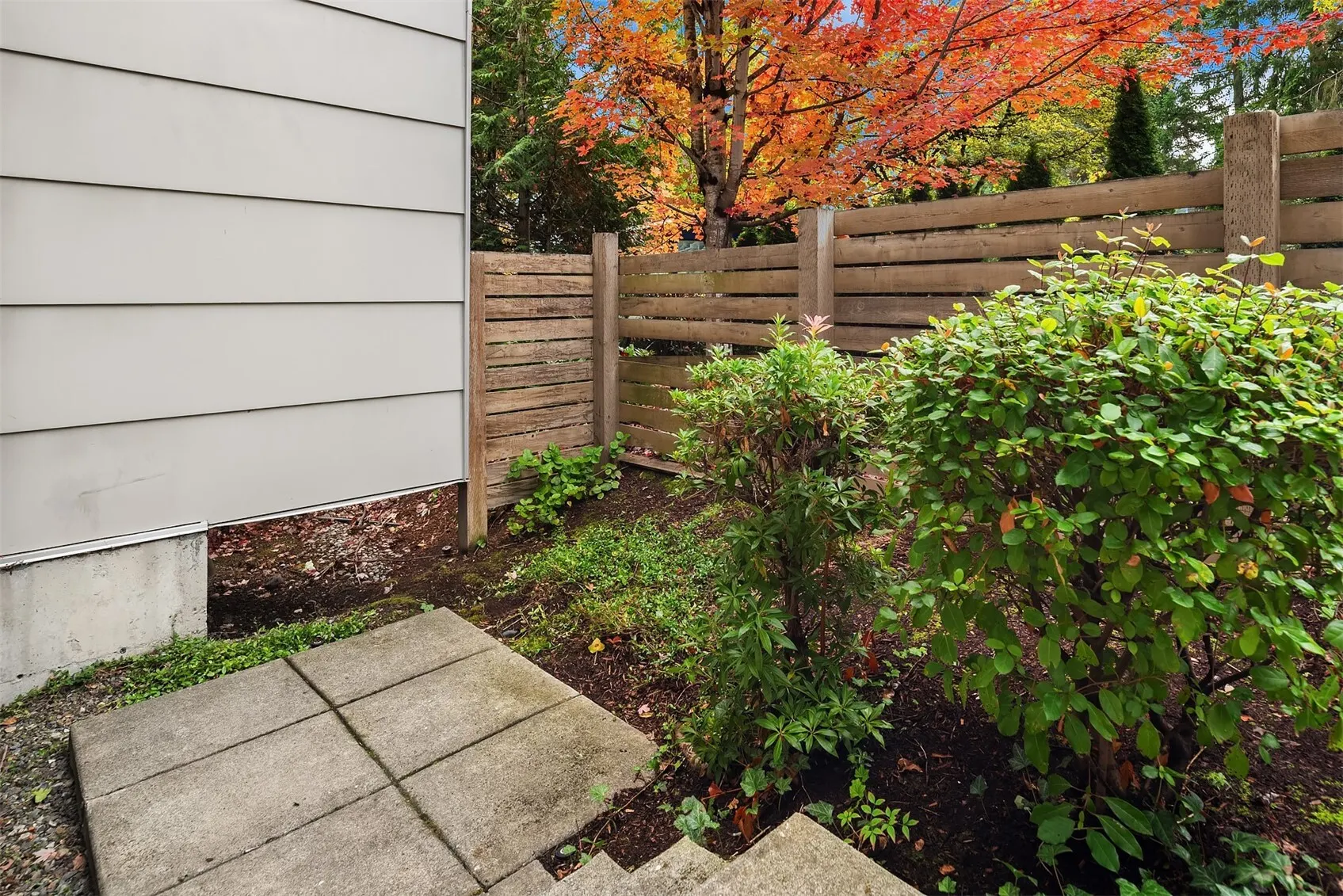 15219 NE 81st Way #106, Redmond, WA 98052