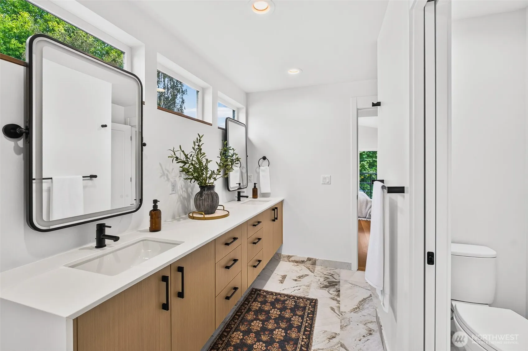 2631 34th Avenue W, Seattle, WA 98199