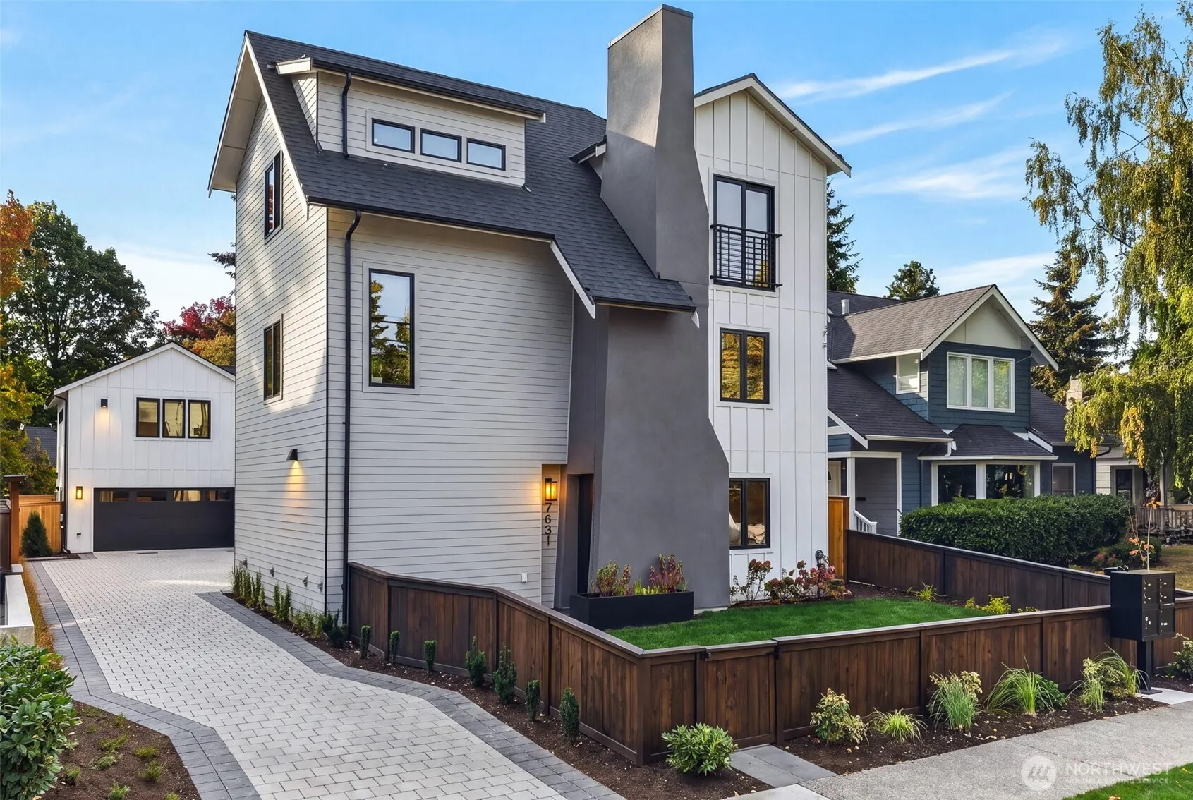 2631 34th Avenue W, Seattle, WA 98199