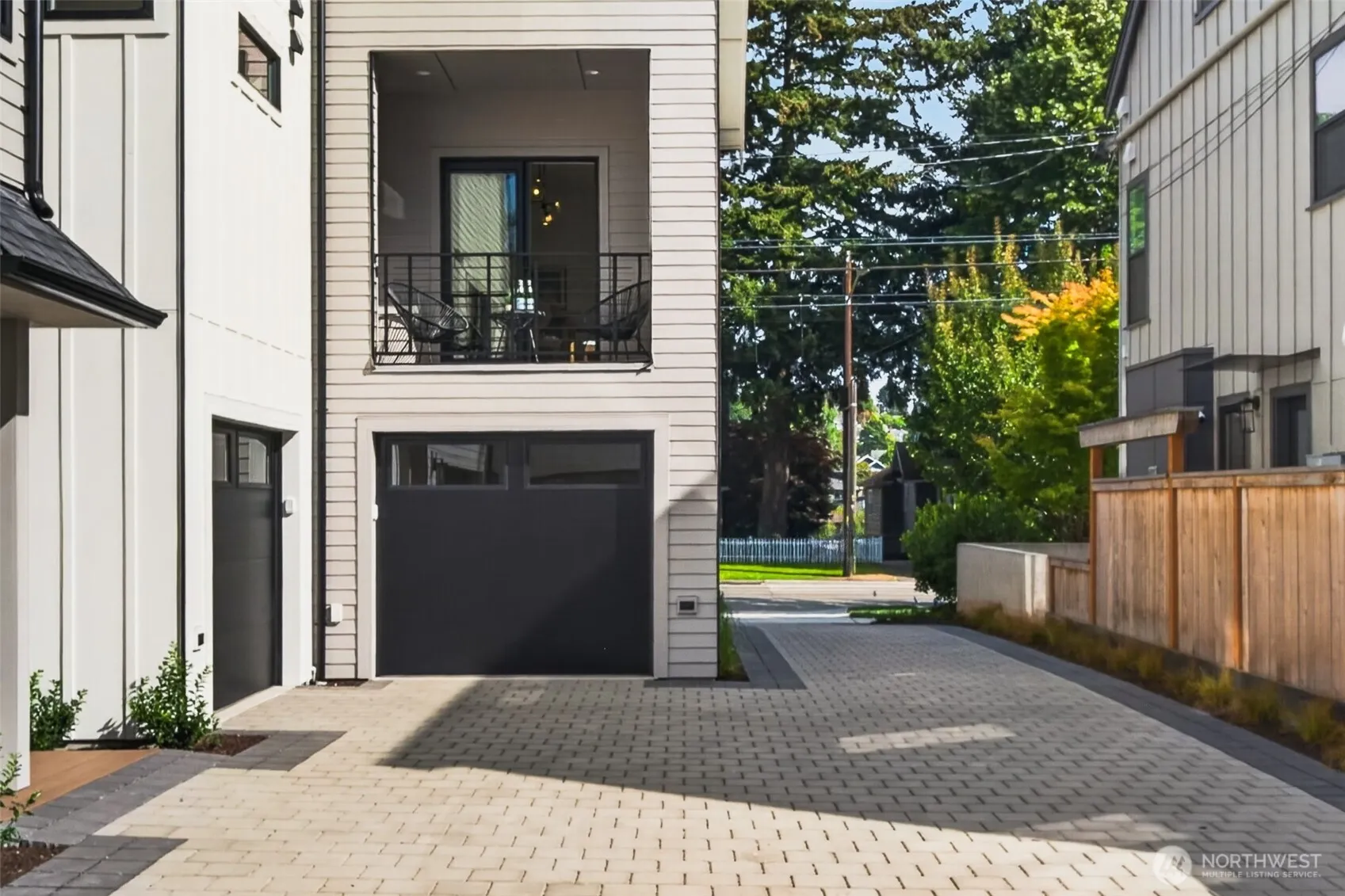 2631 34th Avenue W, Seattle, WA 98199