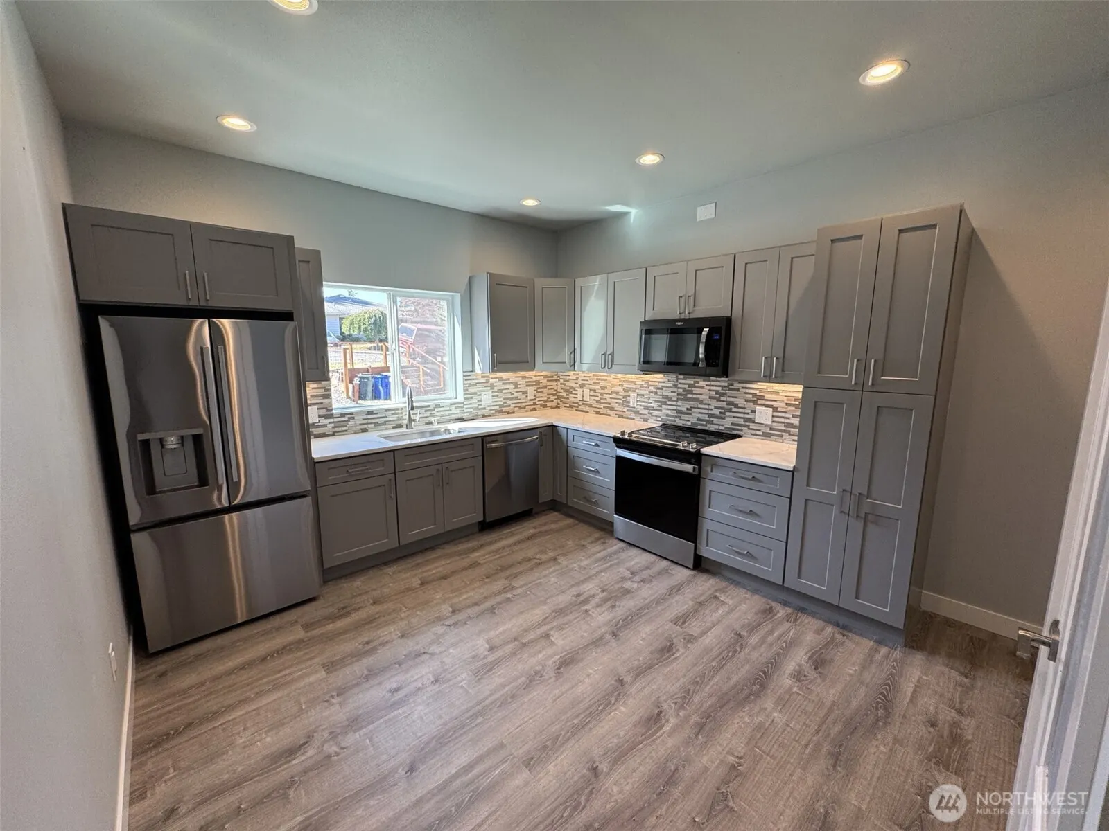 726 Reiten Road , Kent, WA 98030