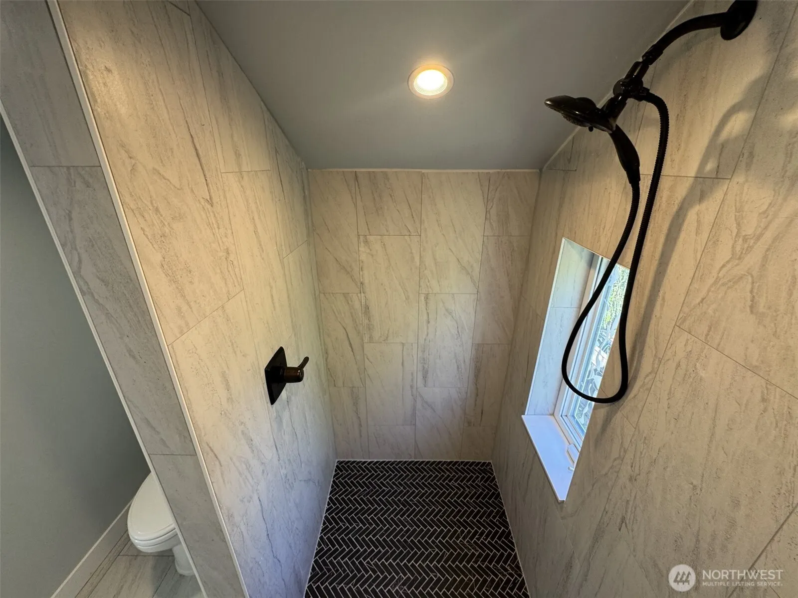 726 Reiten Road , Kent, WA 98030