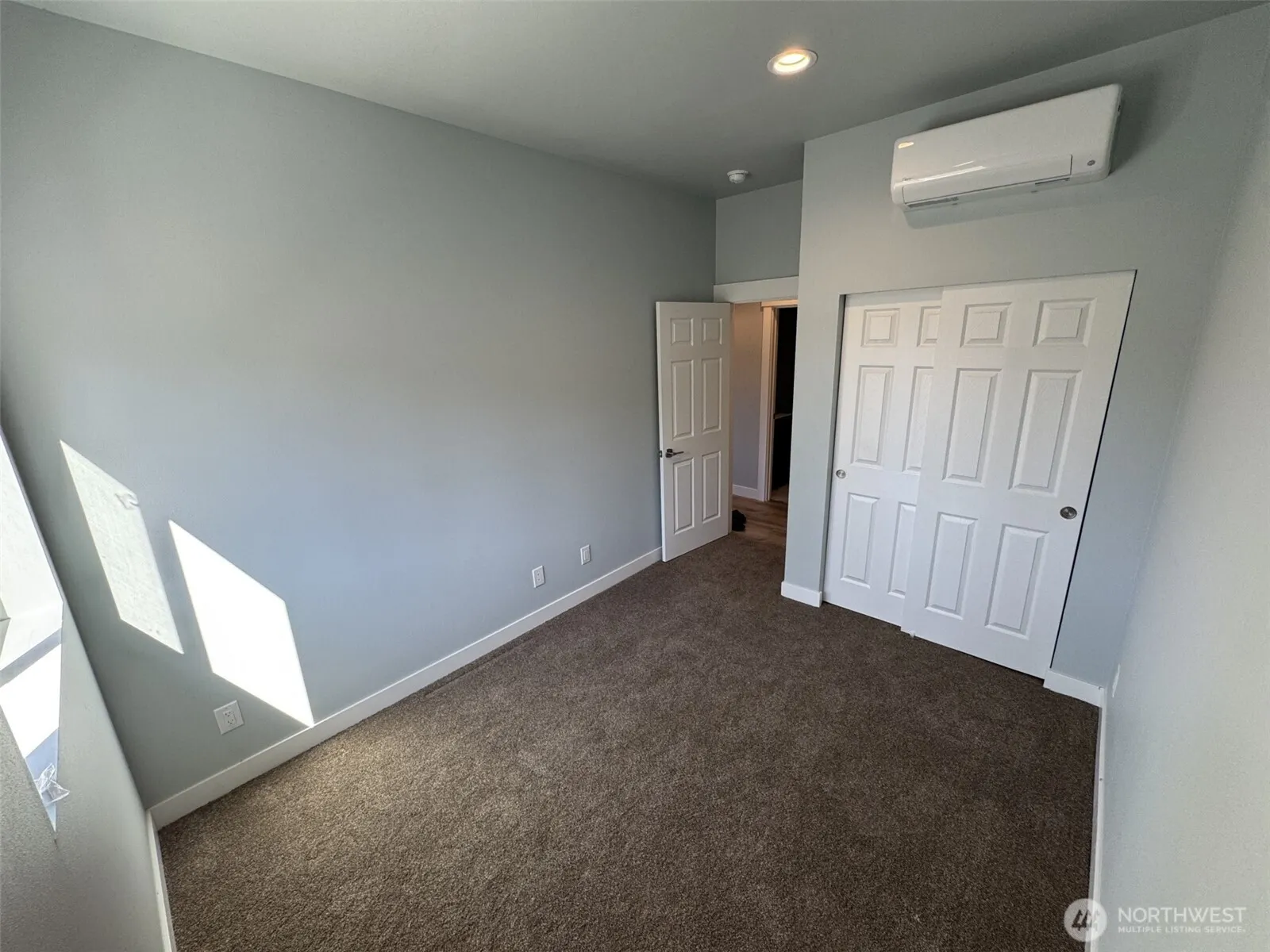 726 Reiten Road , Kent, WA 98030