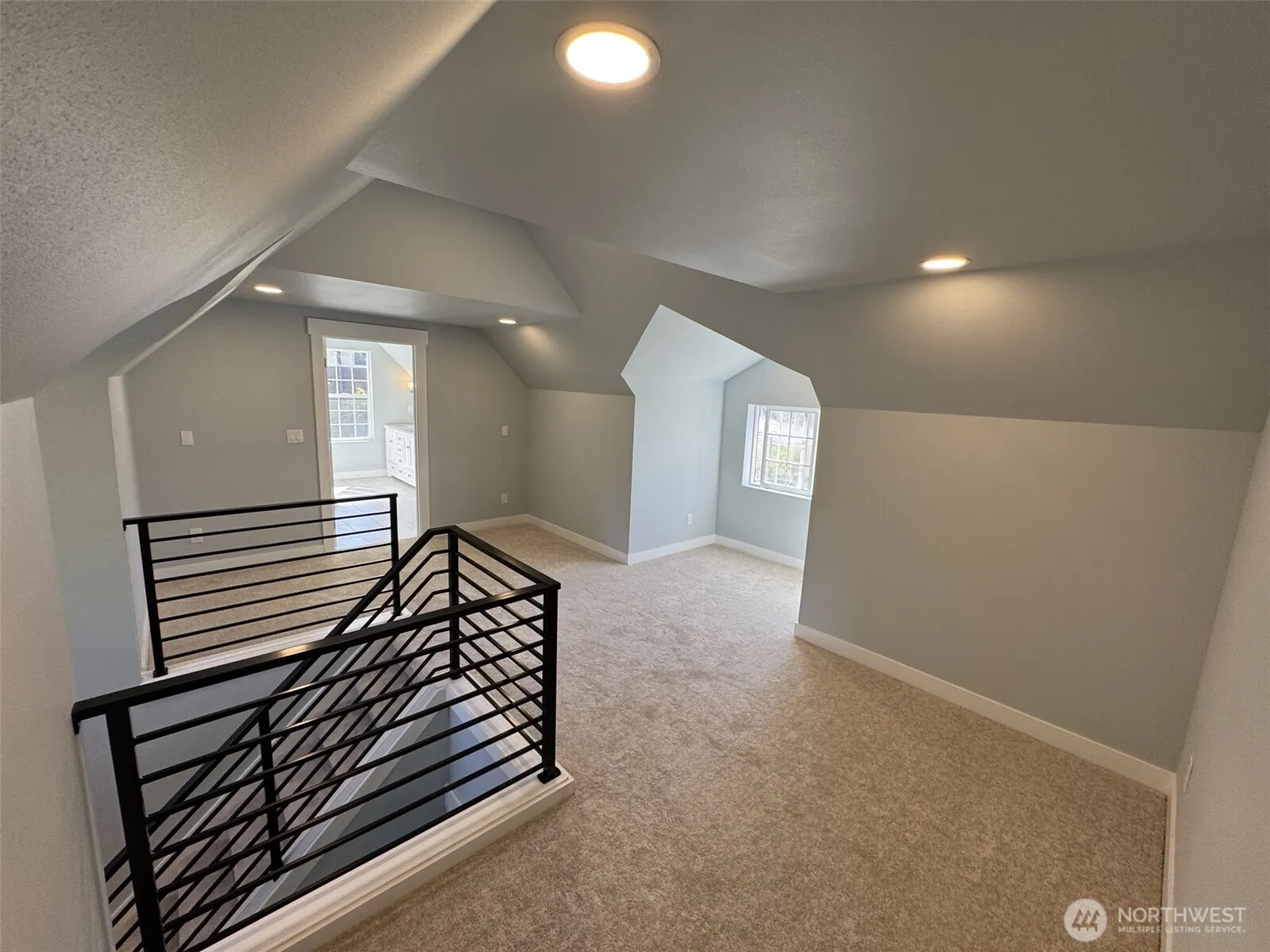 726 Reiten Road , Kent, WA 98030