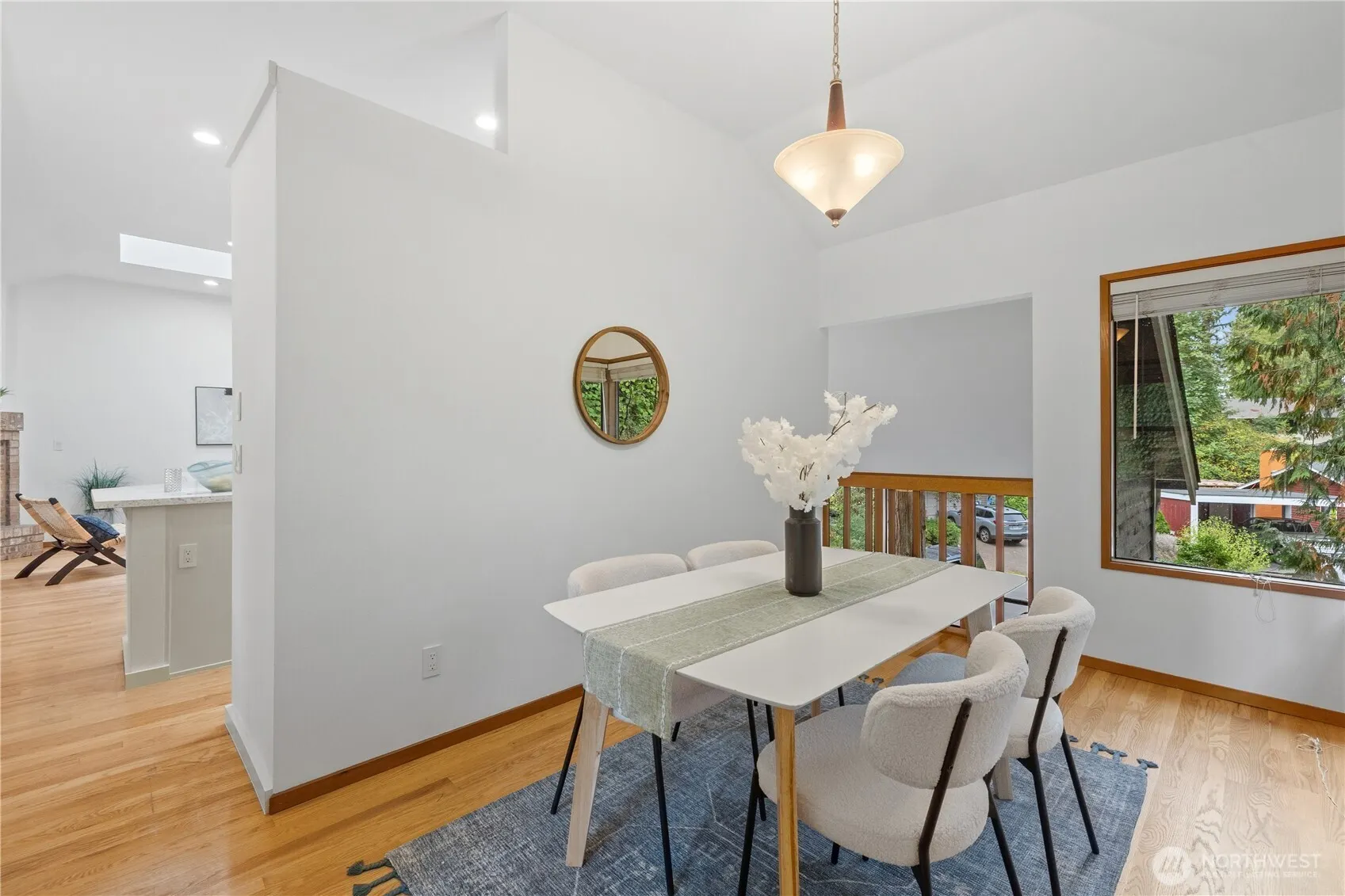 2925 W Lake Sammamish Parkway NE, Redmond, WA 98052