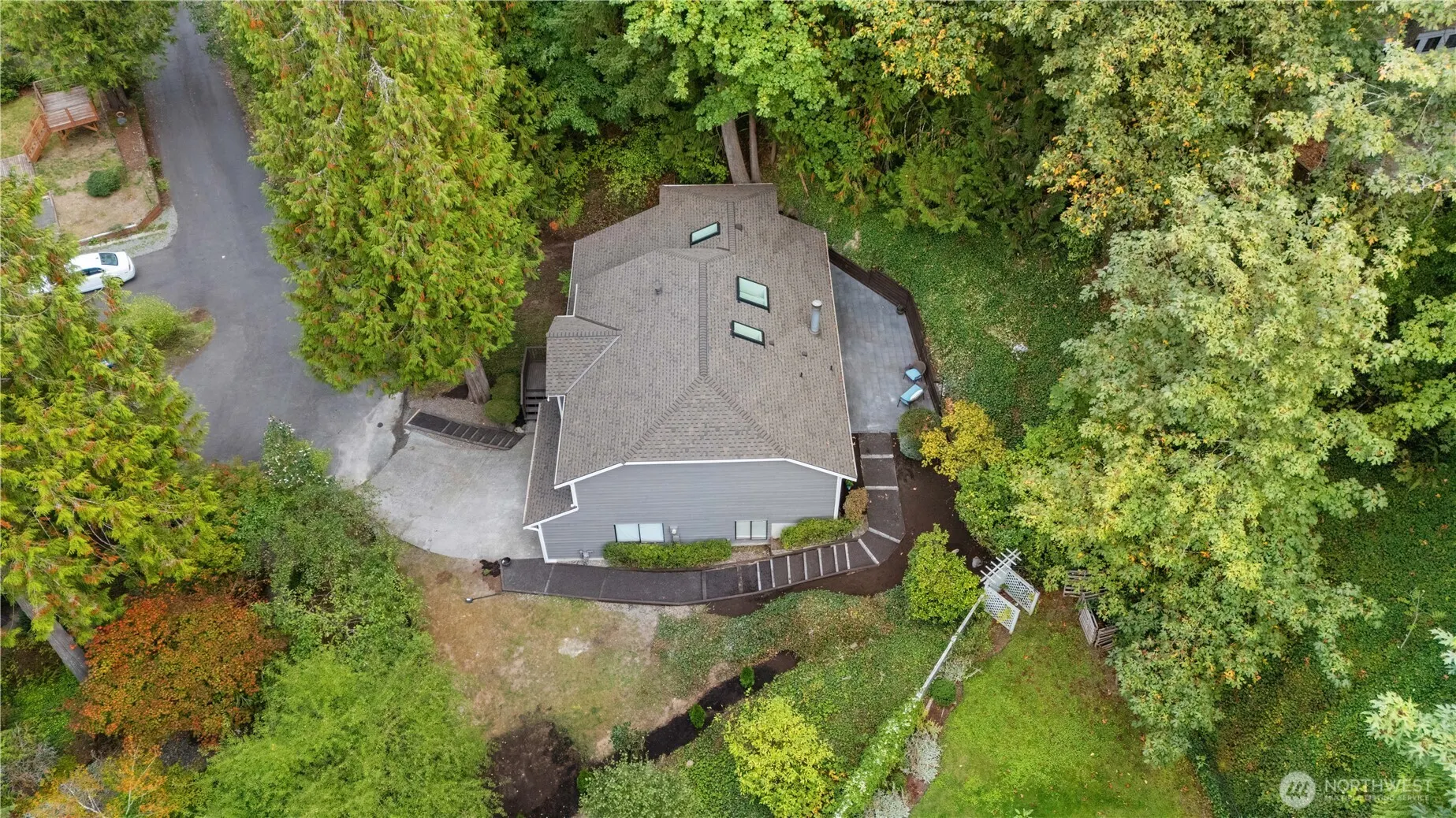 2925 W Lake Sammamish Parkway NE, Redmond, WA 98052