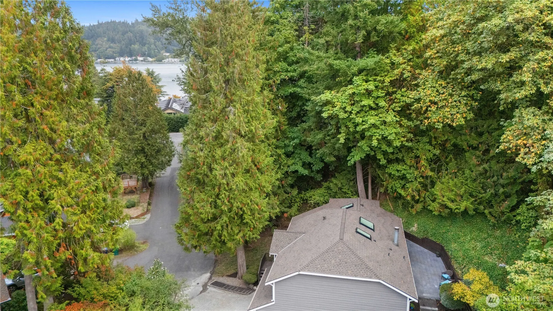 2925 W Lake Sammamish Parkway NE, Redmond, WA 98052