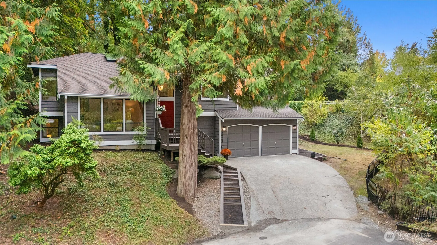 2925 W Lake Sammamish Parkway NE, Redmond, WA 98052