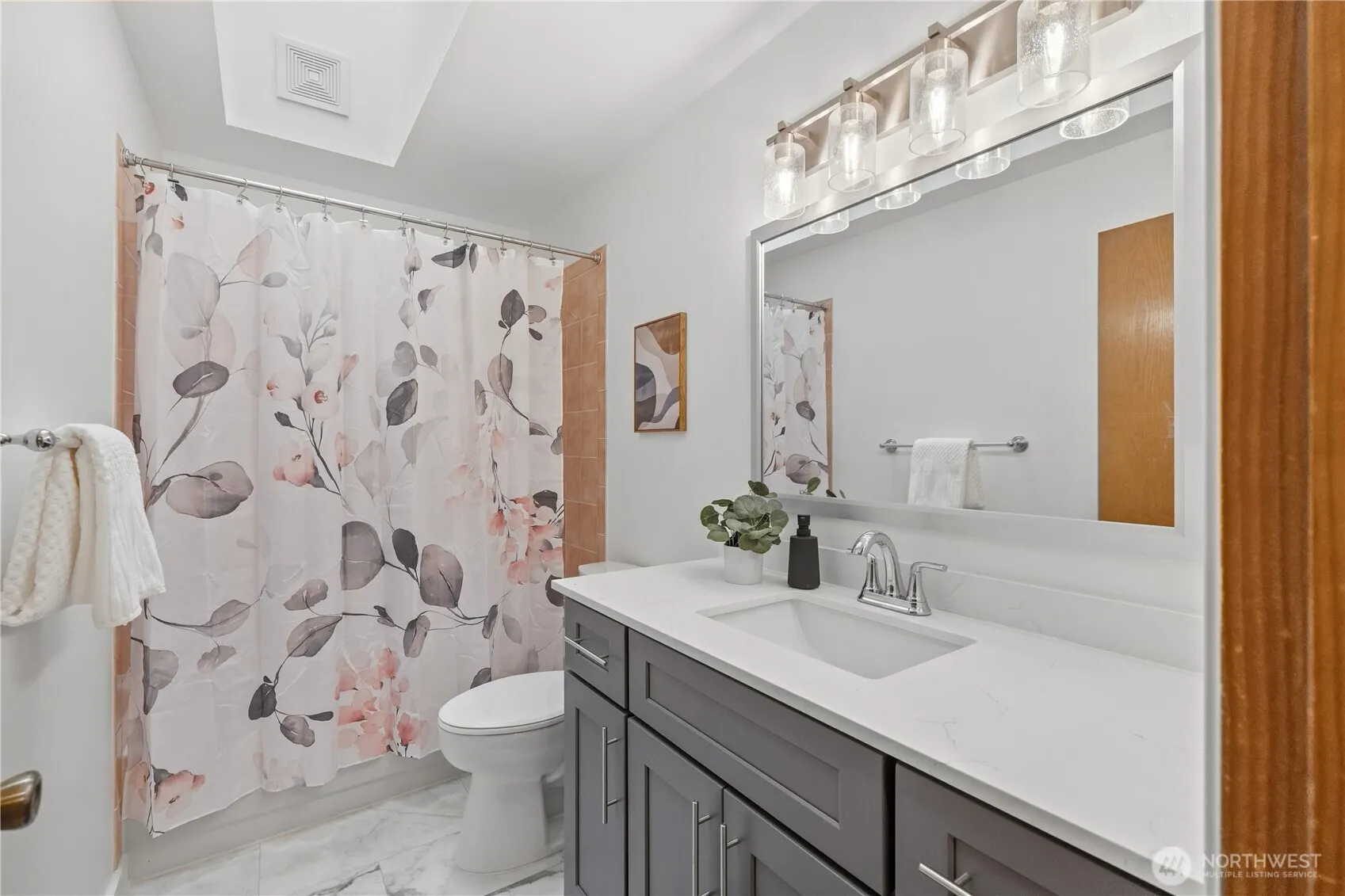 2925 W Lake Sammamish Parkway NE, Redmond, WA 98052