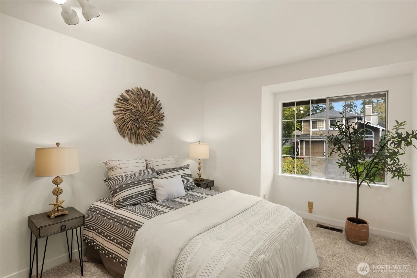 12809 NE 201st Place , Bothell, WA 98011